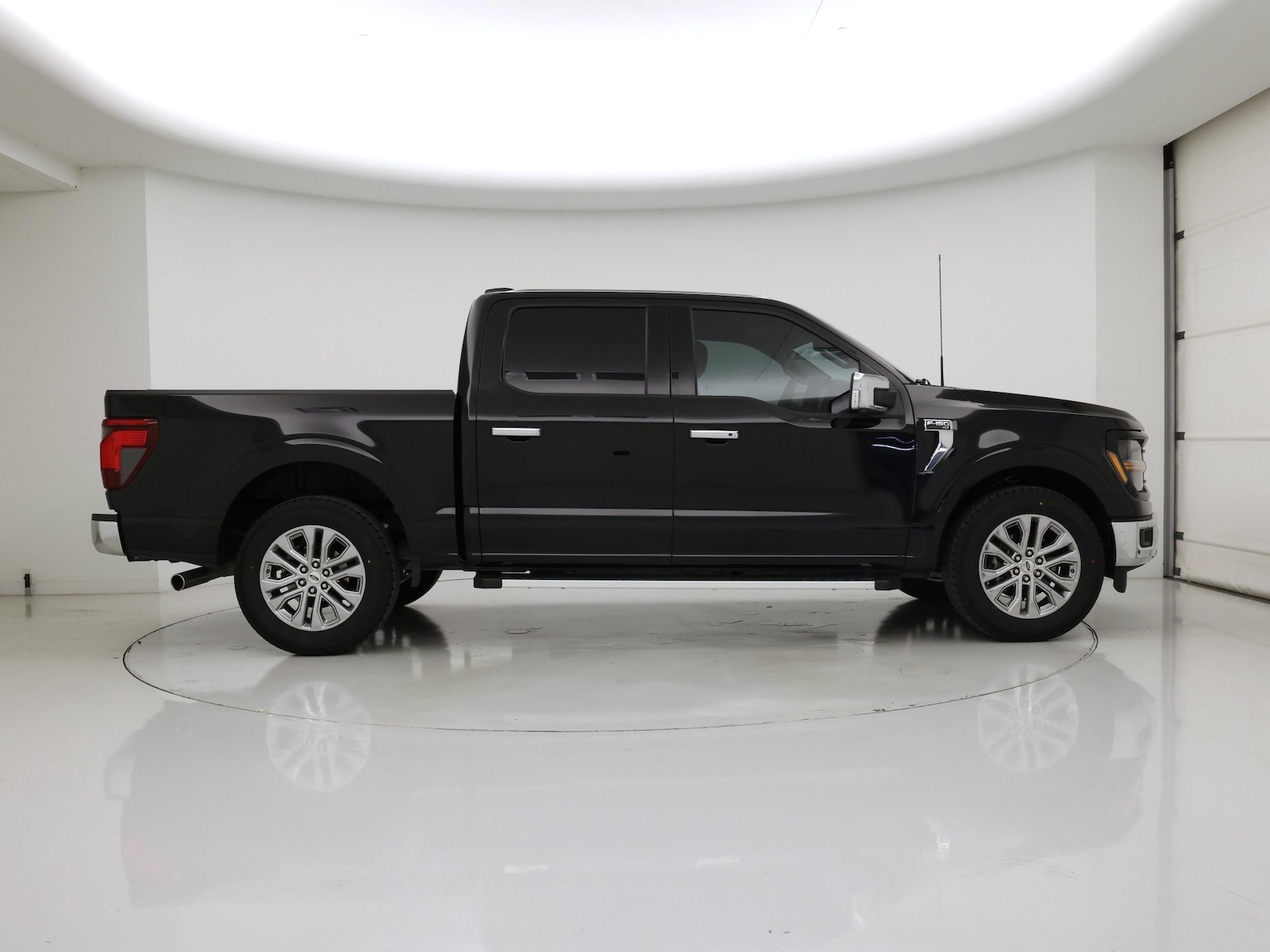 2025 Ford F-150 XLT - Photo 8