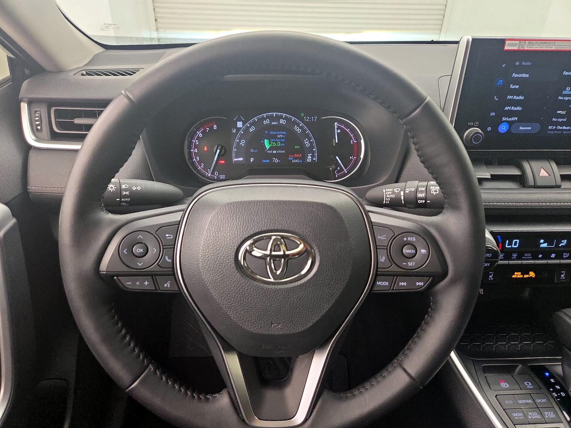 Thumbnail: 2025 Toyota RAV4 - 10