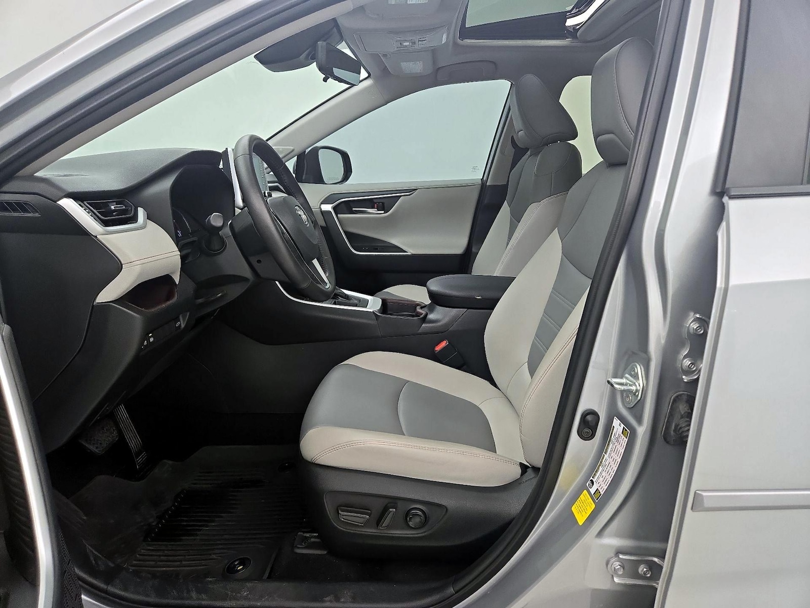 2021 Toyota RAV4 Limited - Photo 12