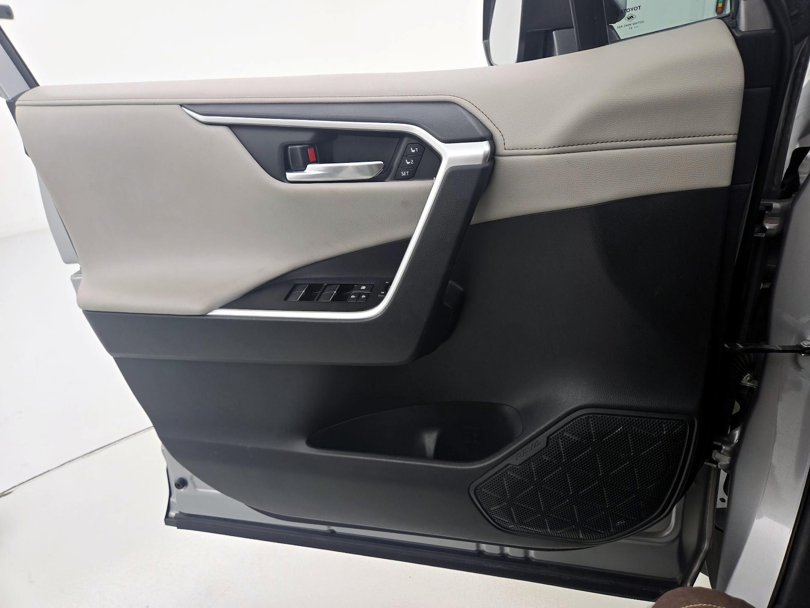 2021 Toyota RAV4 Limited - Photo 13