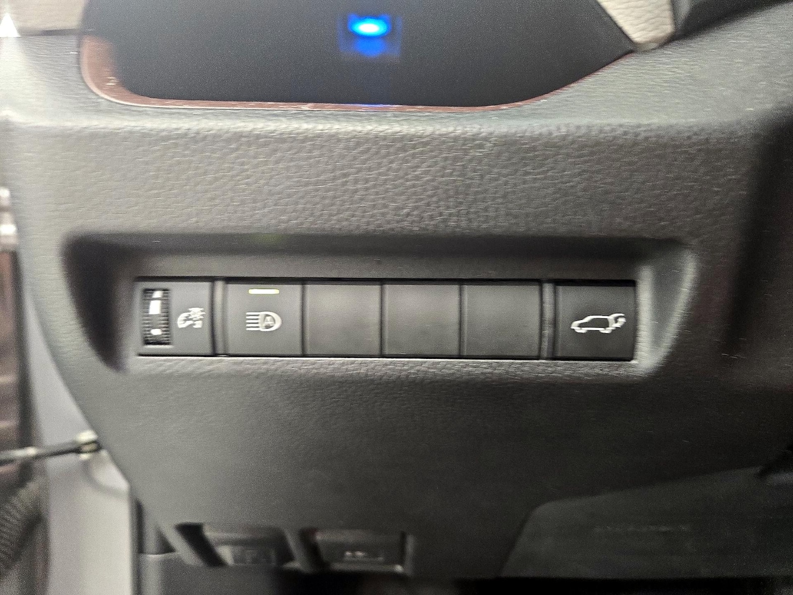 2021 Toyota RAV4 Limited - Photo 14