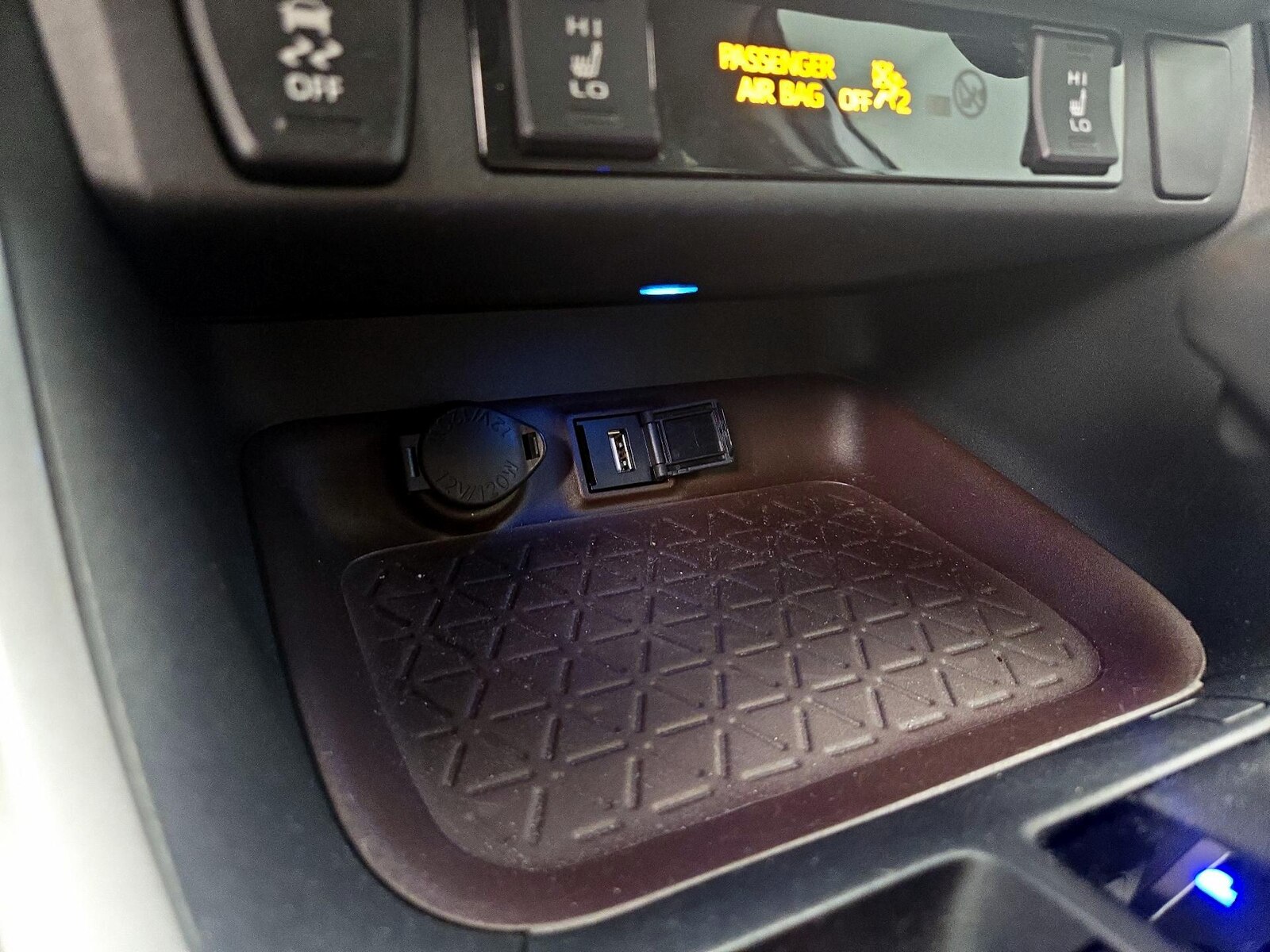 2021 Toyota RAV4 Limited - Photo 20