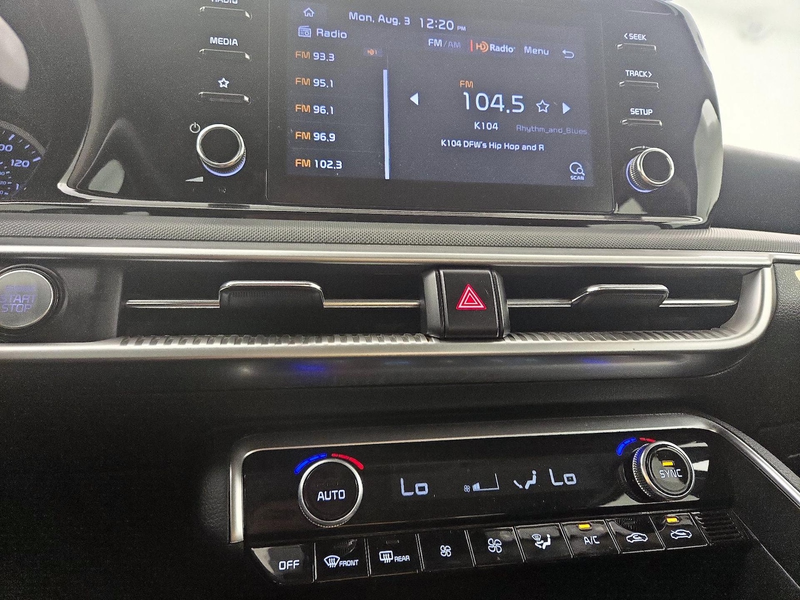 2023 Kia K5 LXS - Photo 17