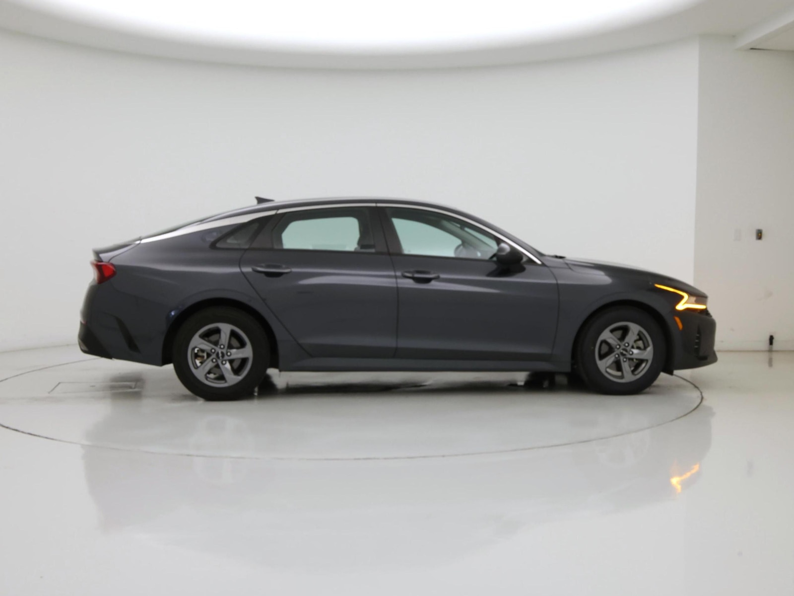 2023 Kia K5 LXS - Photo 8