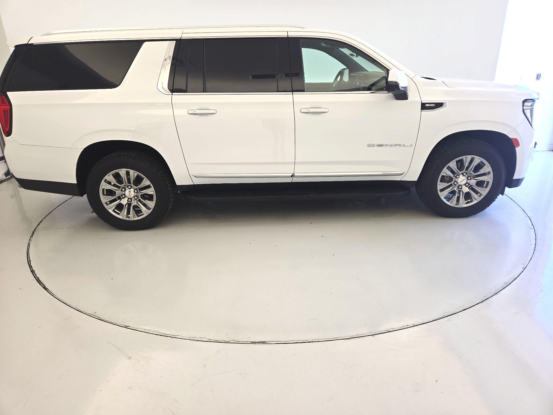 Thumbnail: 2021 GMC Yukon XL - 4