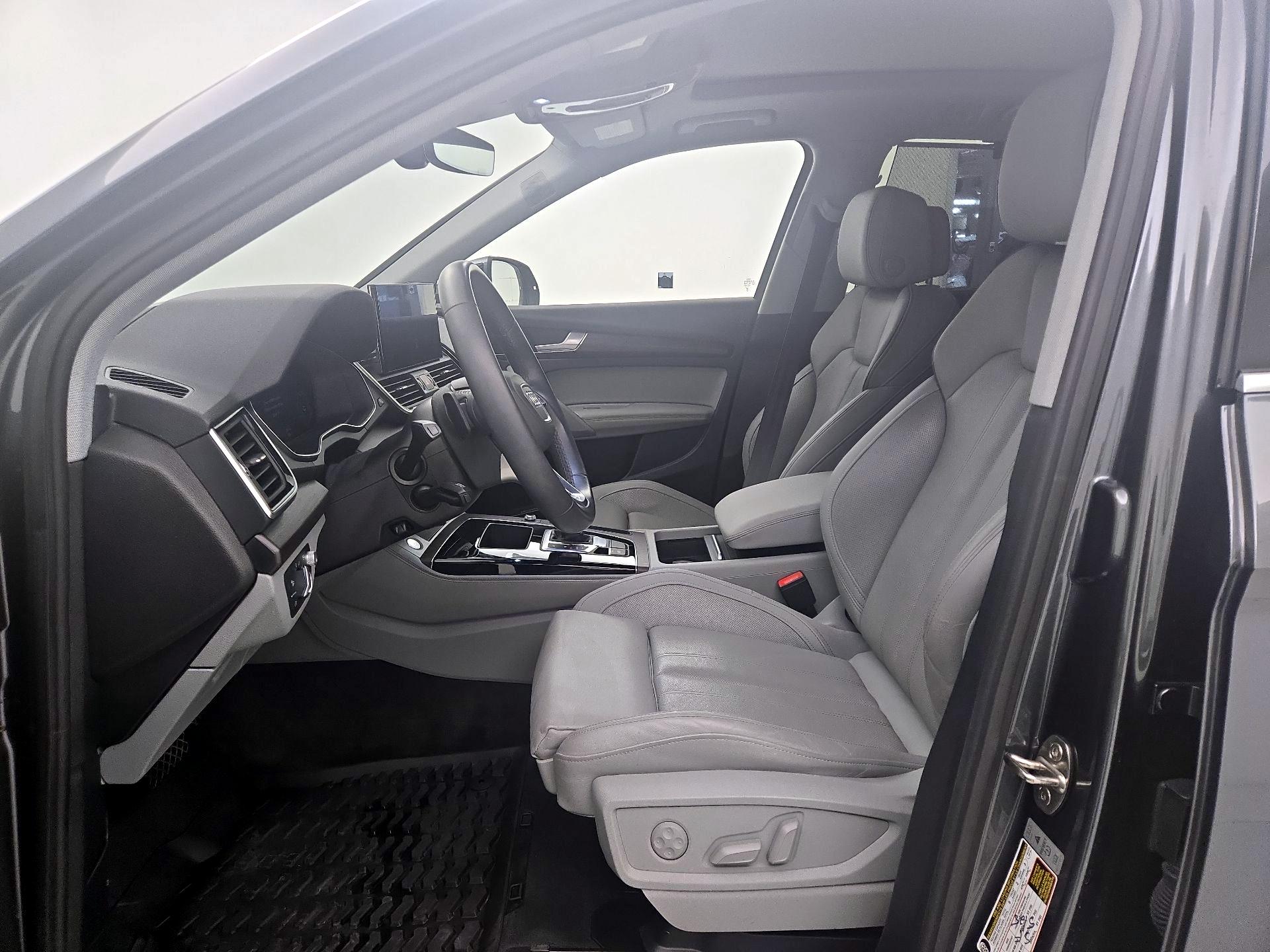 Thumbnail: 2023 Audi Q5 - 11