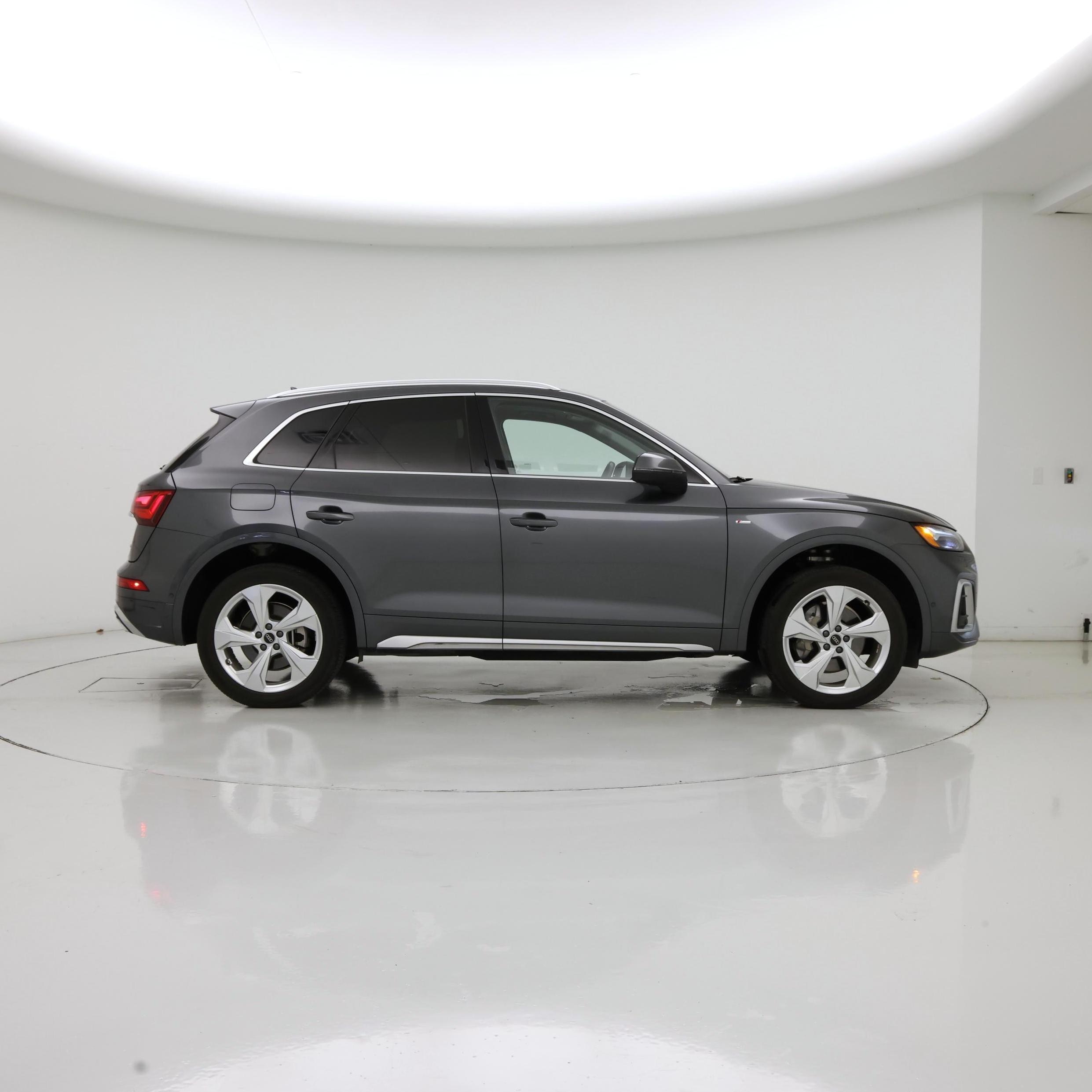 Thumbnail: 2023 Audi Q5 - 7
