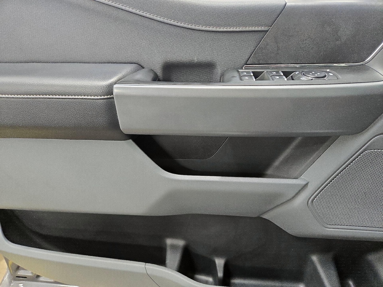 2024 Ford F-150 XLT - Photo 13