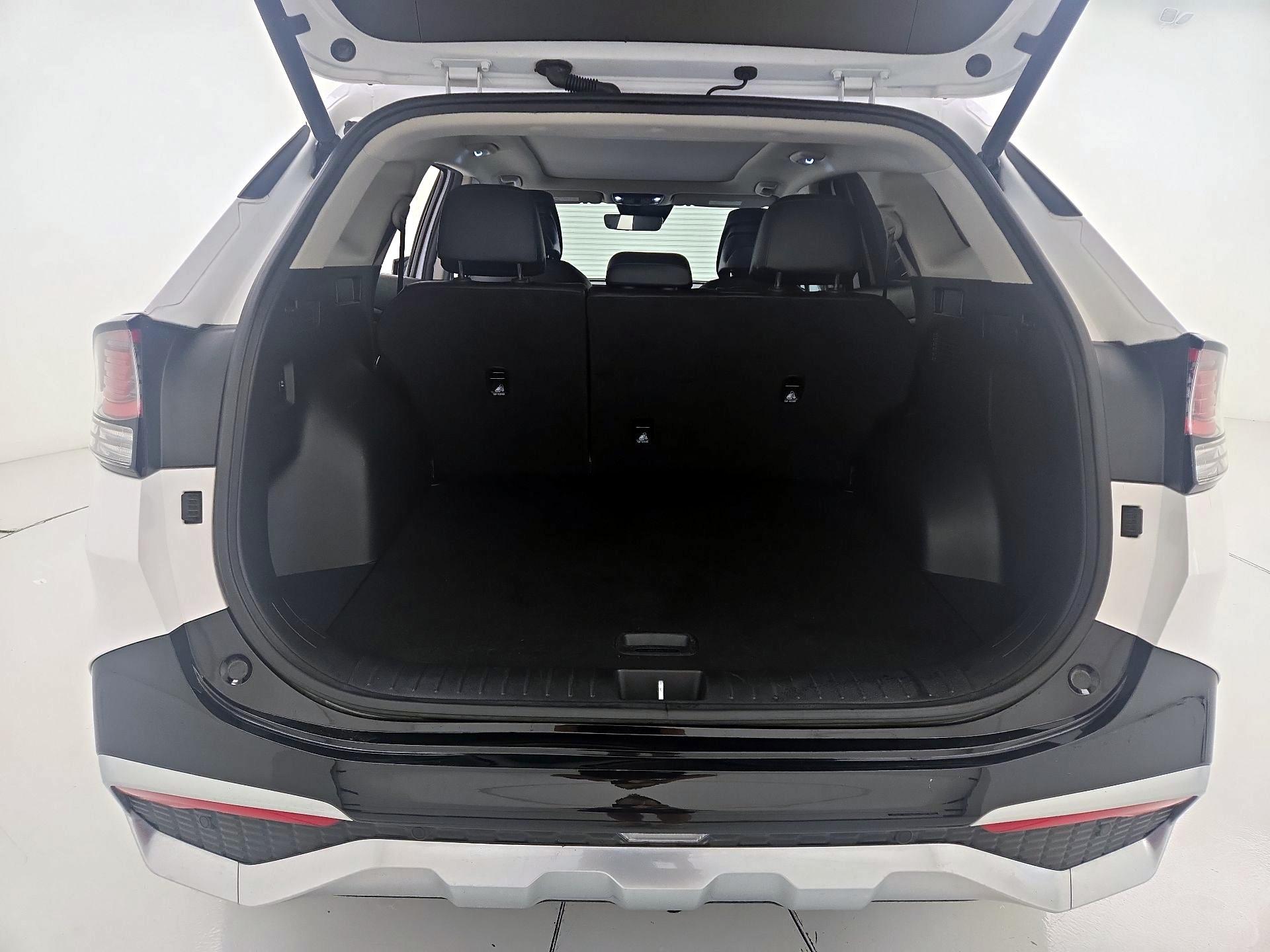 Thumbnail: 2023 Kia Sportage - 20