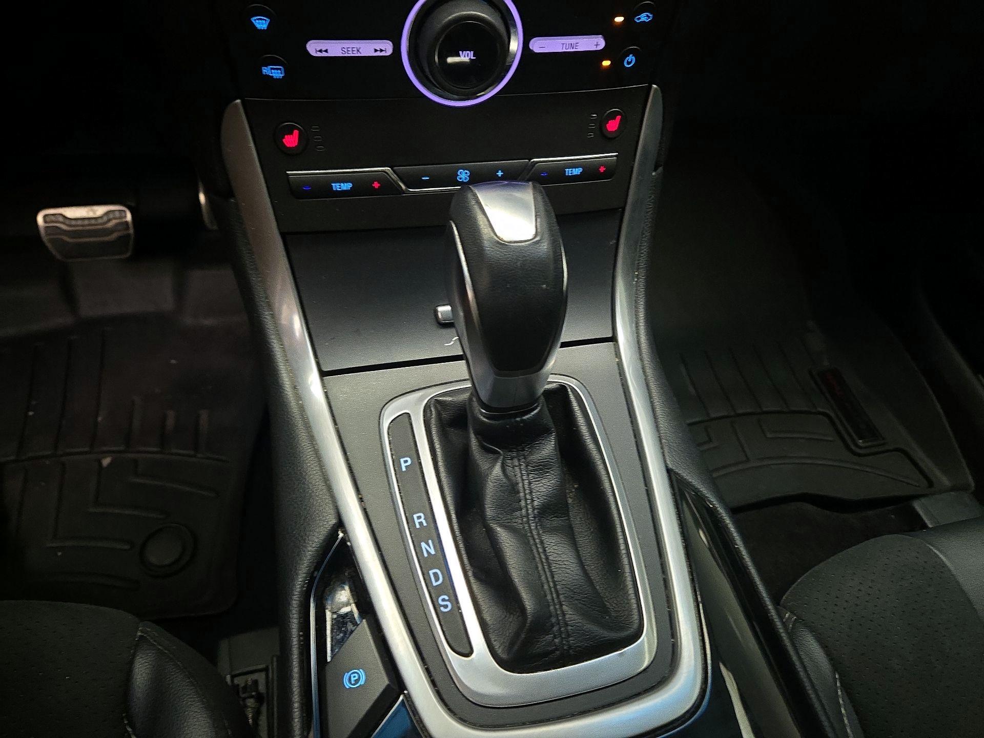 Thumbnail: 2015 Ford Edge - 16