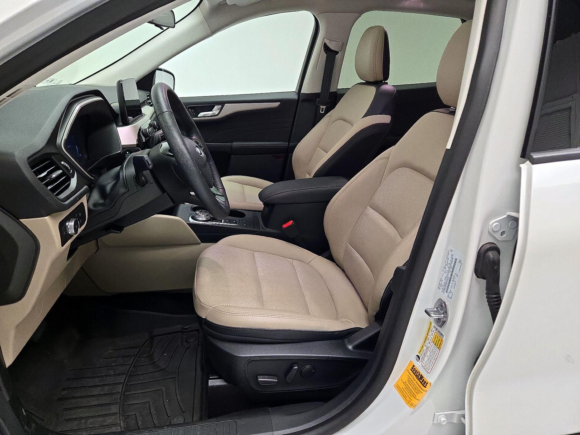 Thumbnail: 2021 Ford Escape - 11