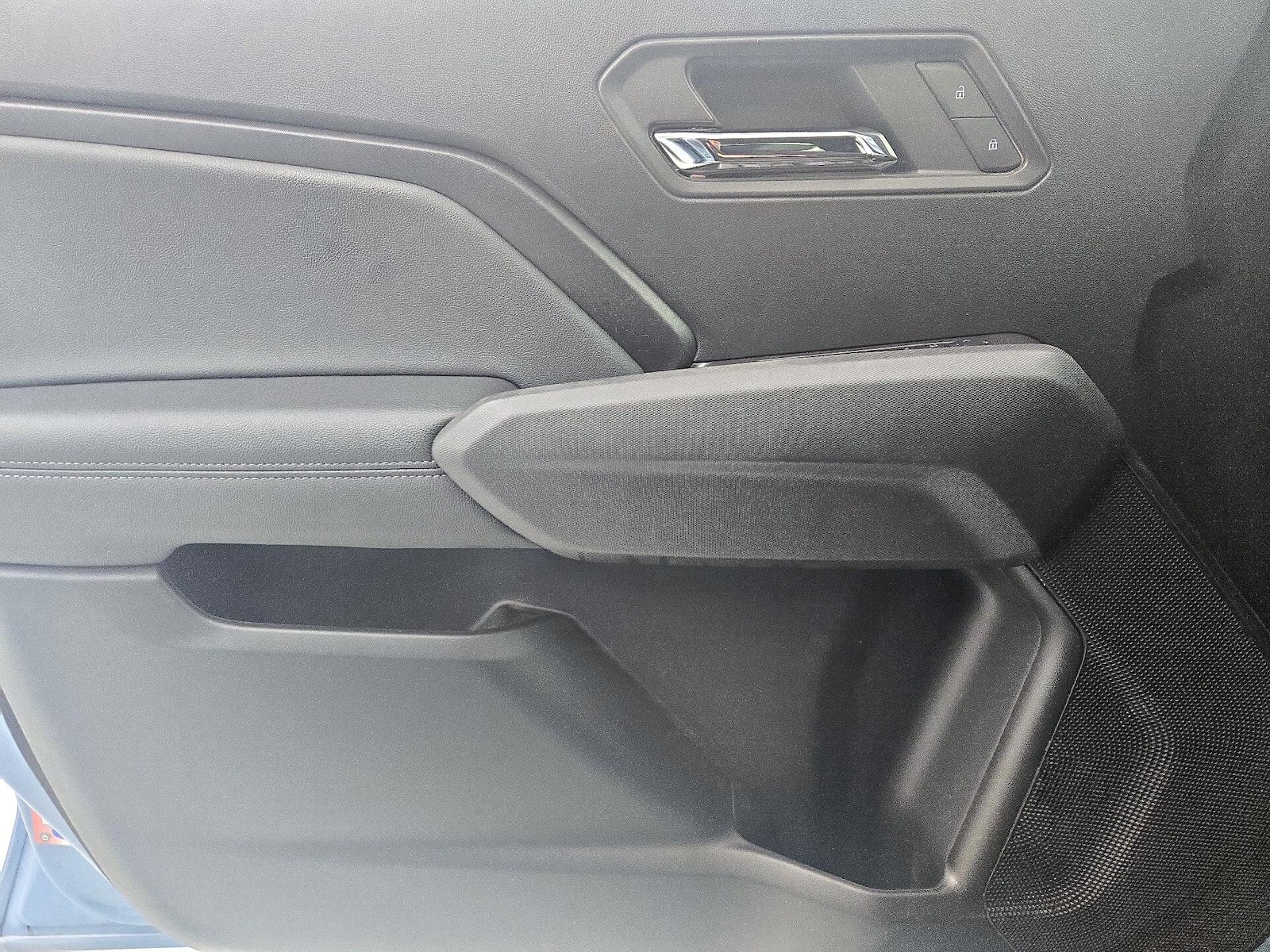 2025 Chevrolet Colorado LT - Photo 13