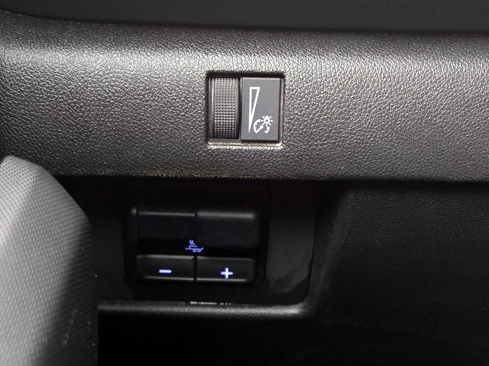 2025 Chevrolet Colorado LT - Photo 14