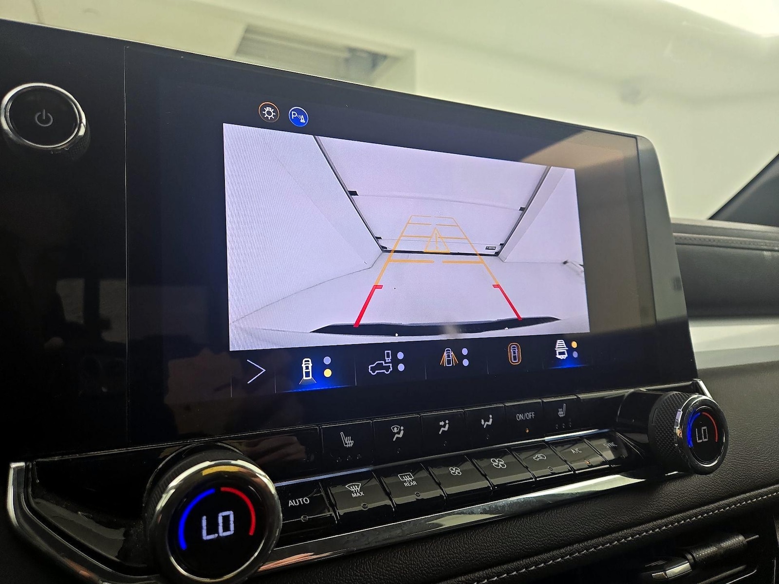 2025 Chevrolet Colorado LT - Photo 15