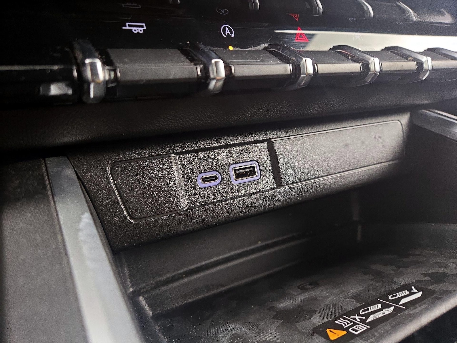 2025 Chevrolet Colorado LT - Photo 19