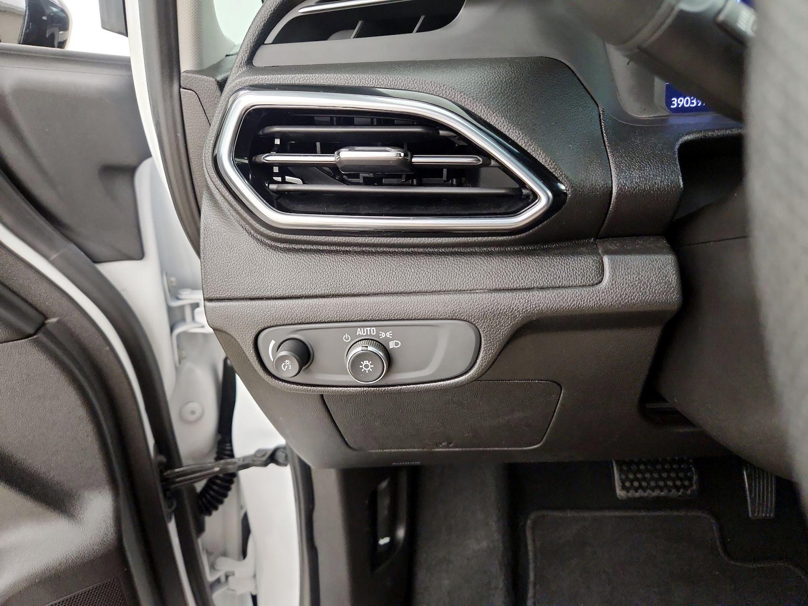 2023 Chevrolet Bolt EV LT - Photo 14