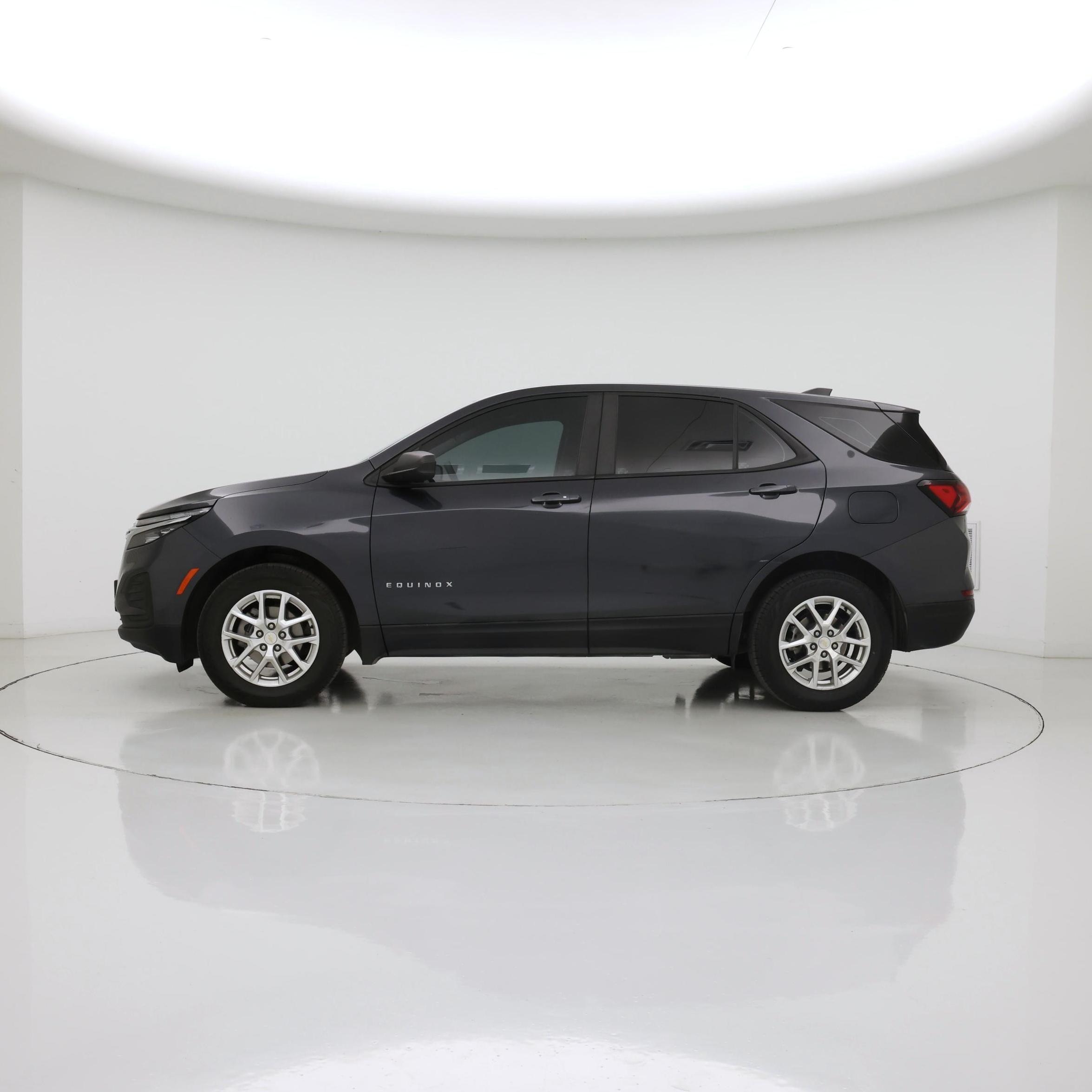 Thumbnail: 2022 Chevrolet Equinox - 3