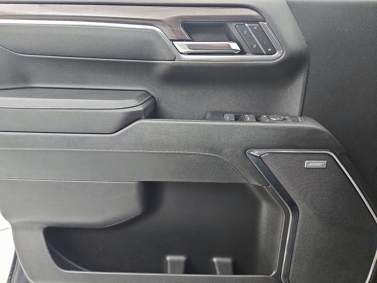 2024 Chevrolet Silverado 1500 LTZ - Photo 13