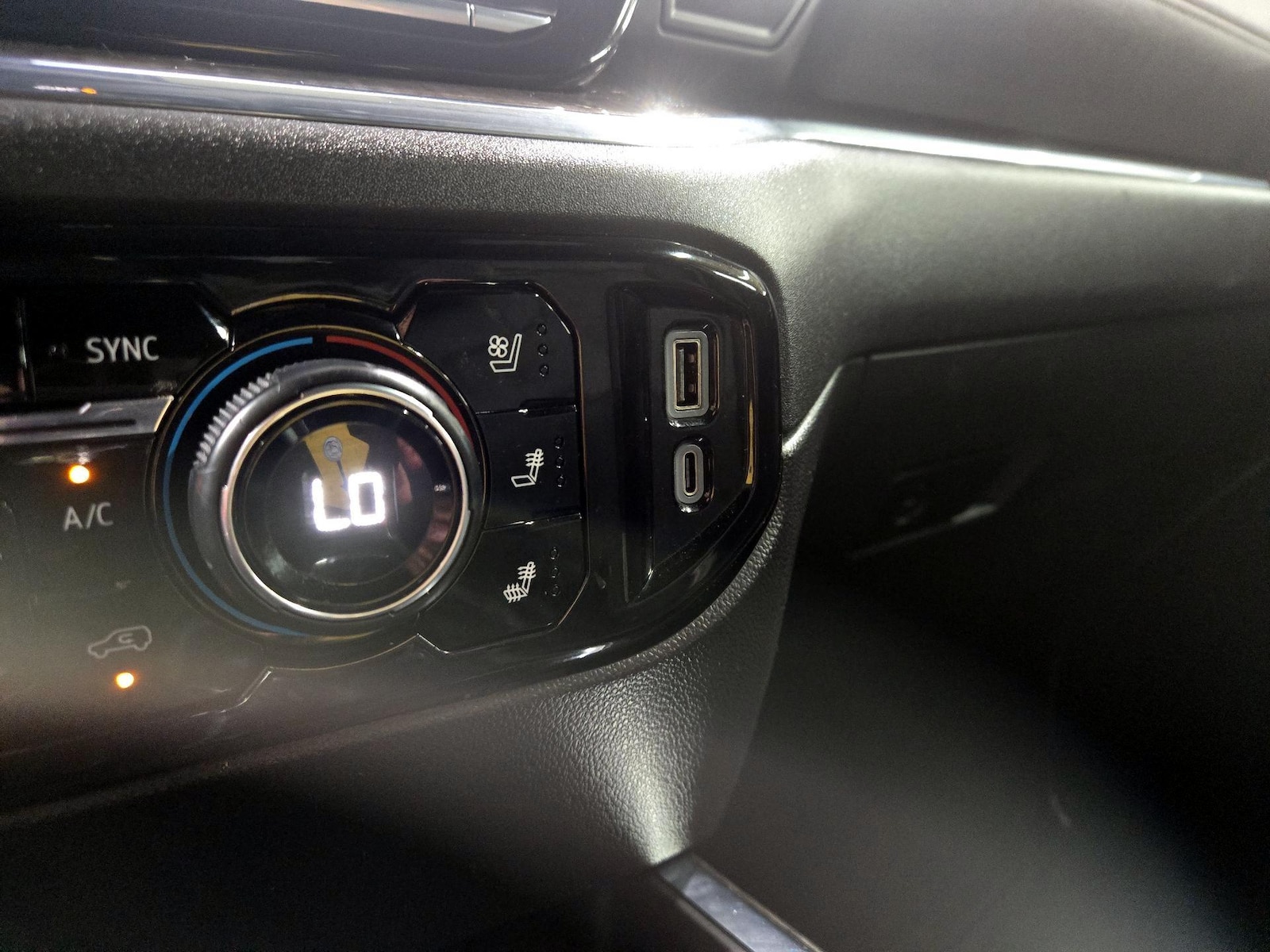 2024 Chevrolet Silverado 1500 LTZ - Photo 20