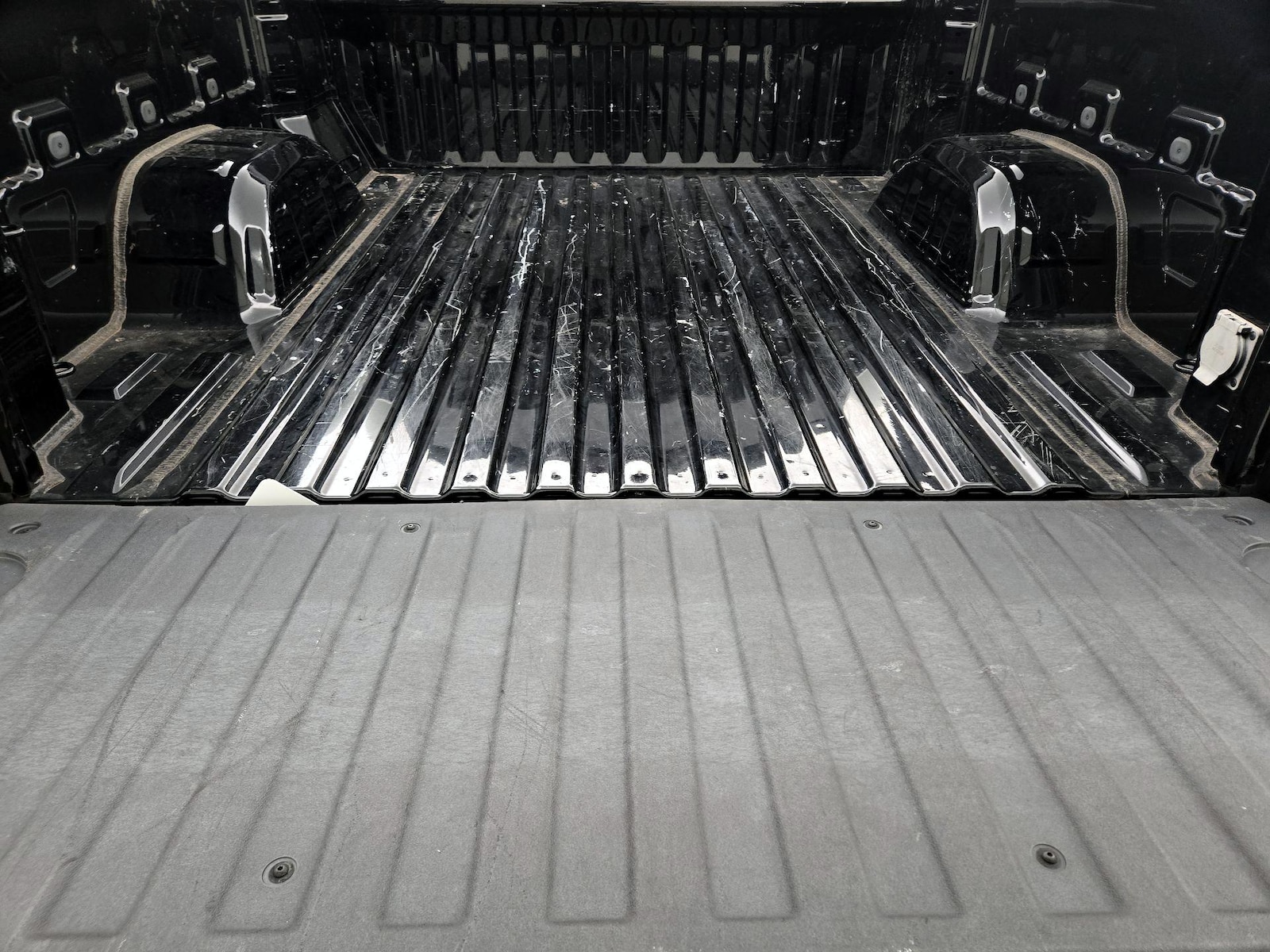 2024 Chevrolet Silverado 1500 LTZ - Photo 22