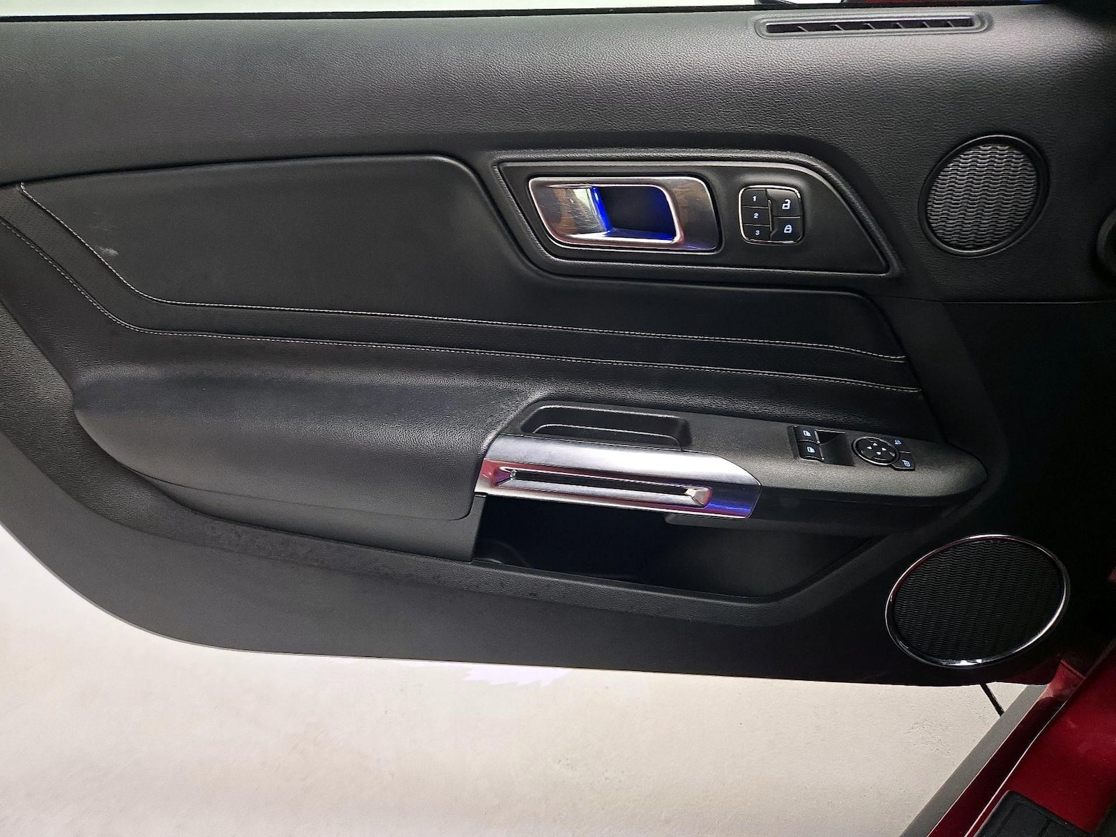 2020 Ford Mustang EcoBoost Premium - Photo 11