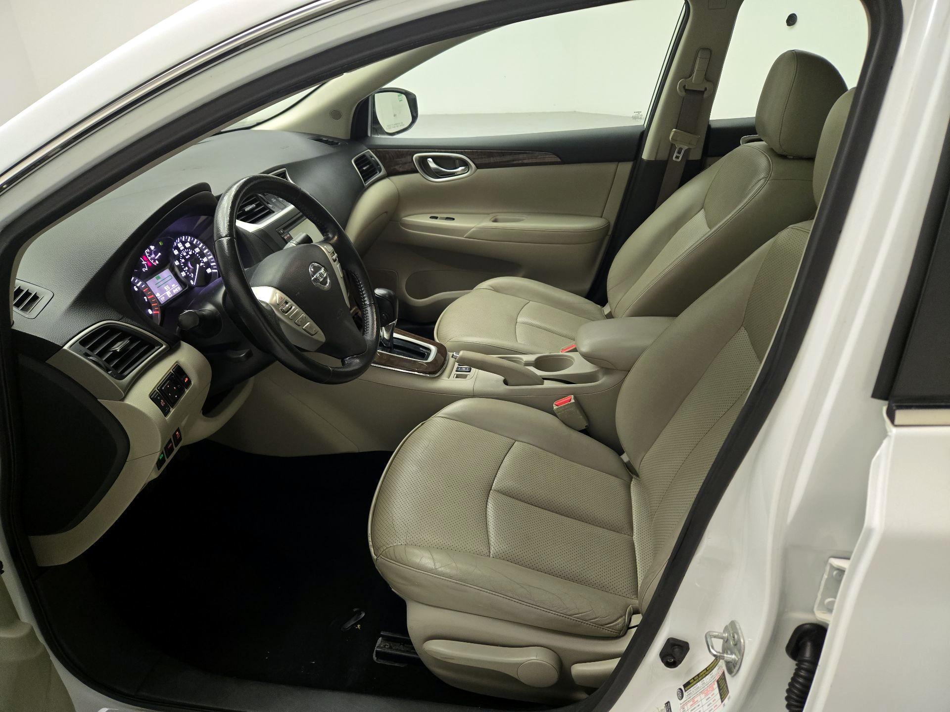 Thumbnail: 2015 Nissan Sentra - 9