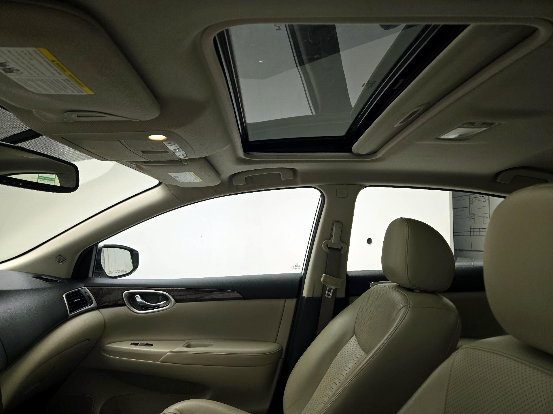 Thumbnail: 2015 Nissan Sentra - 18
