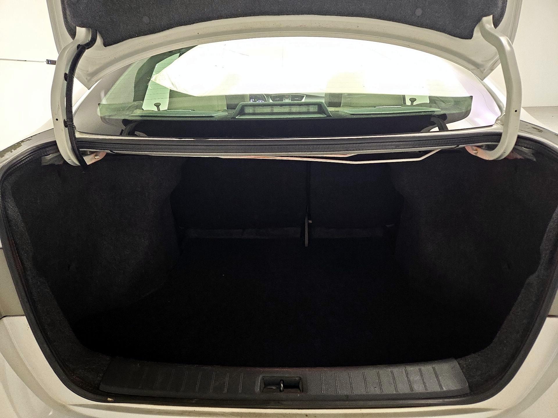 Thumbnail: 2015 Nissan Sentra - 20