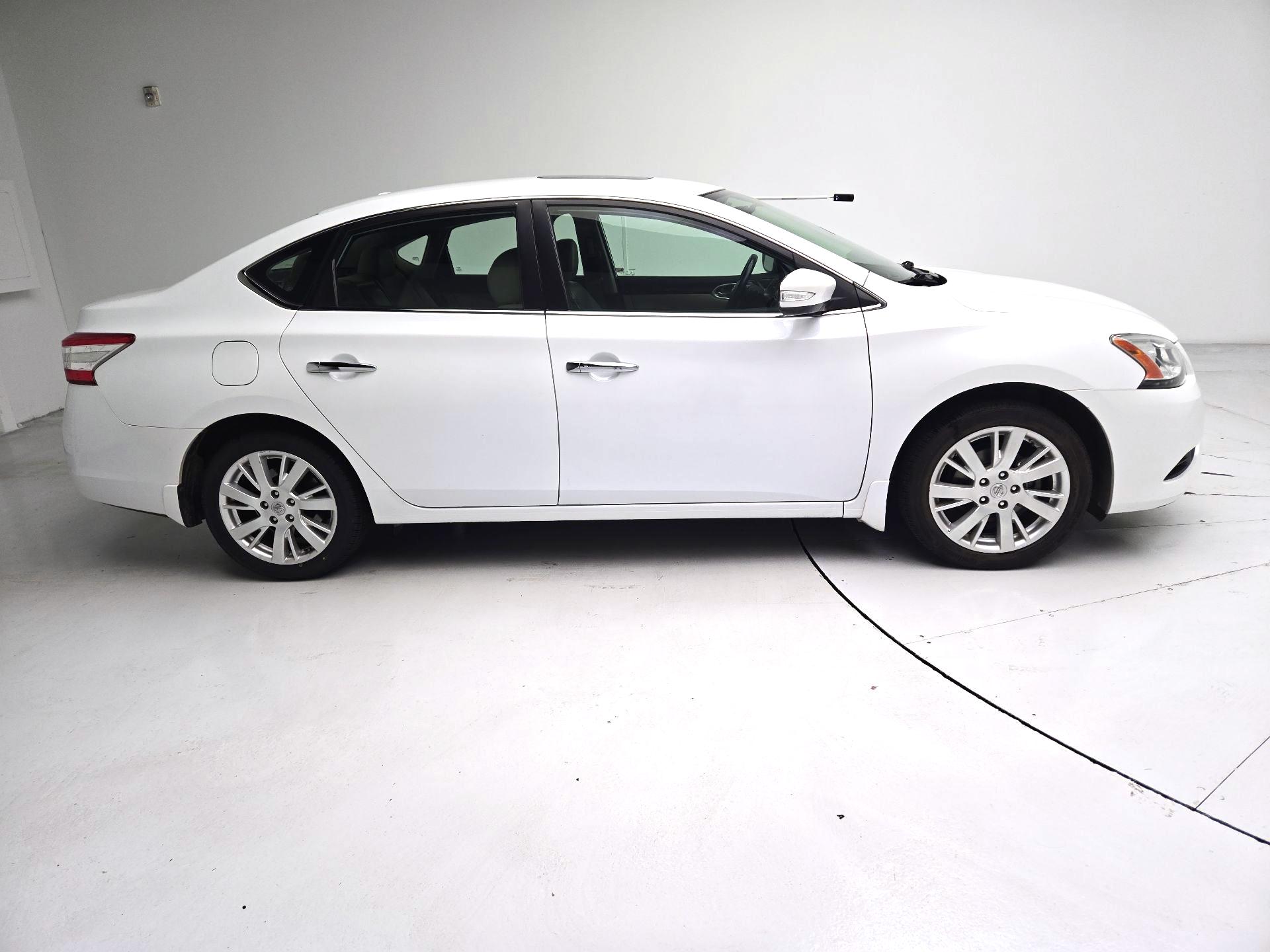 Thumbnail: 2015 Nissan Sentra - 4