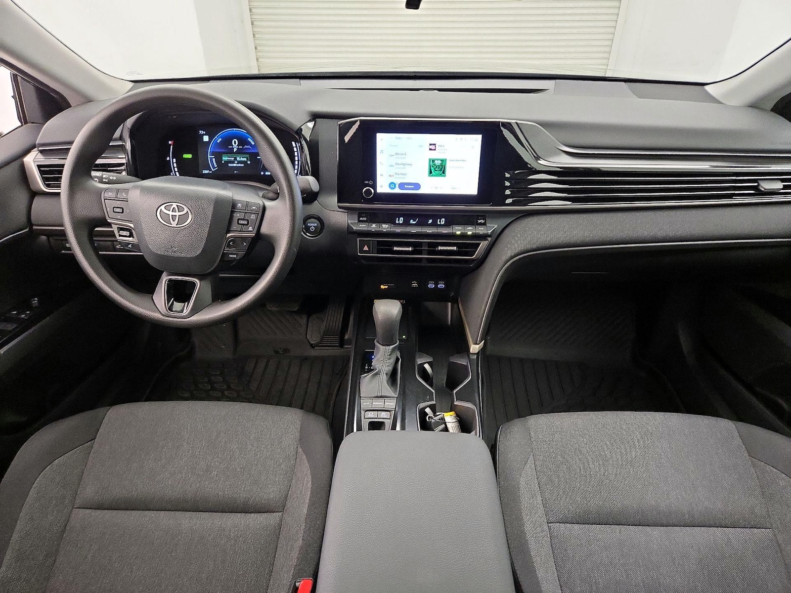 2026 Toyota Camry LE - Photo 10