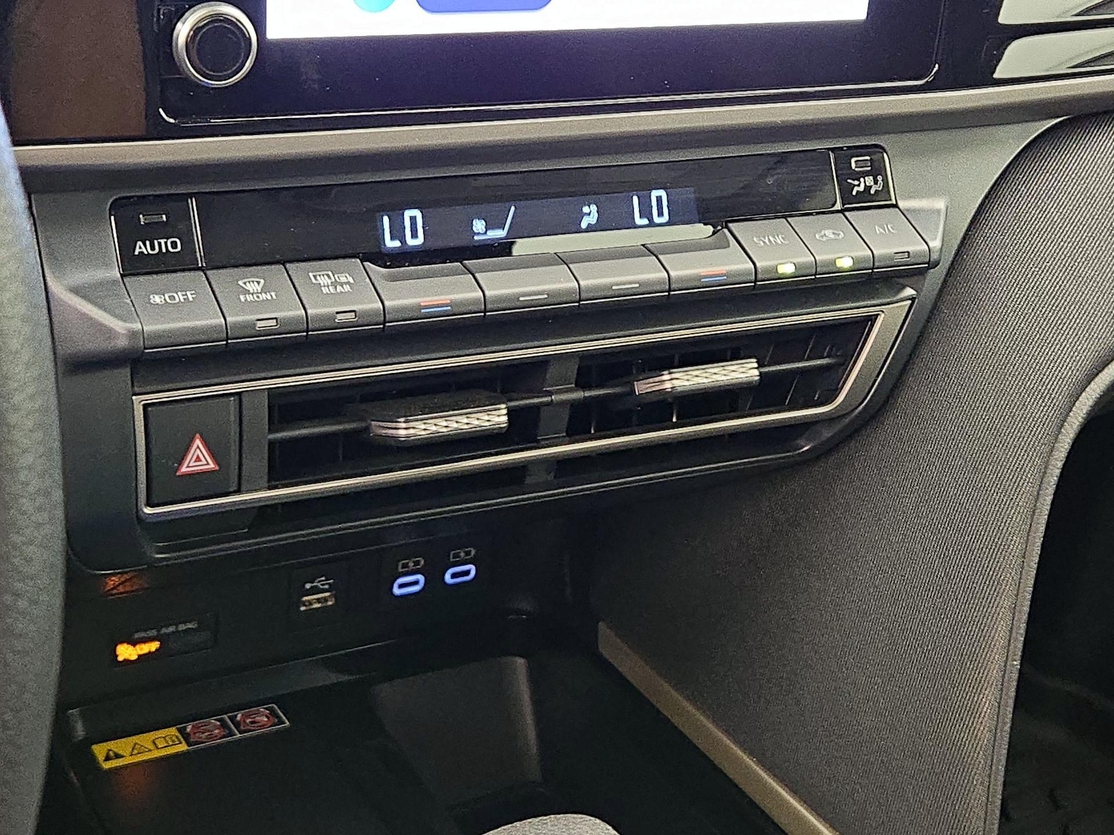2026 Toyota Camry LE - Photo 17