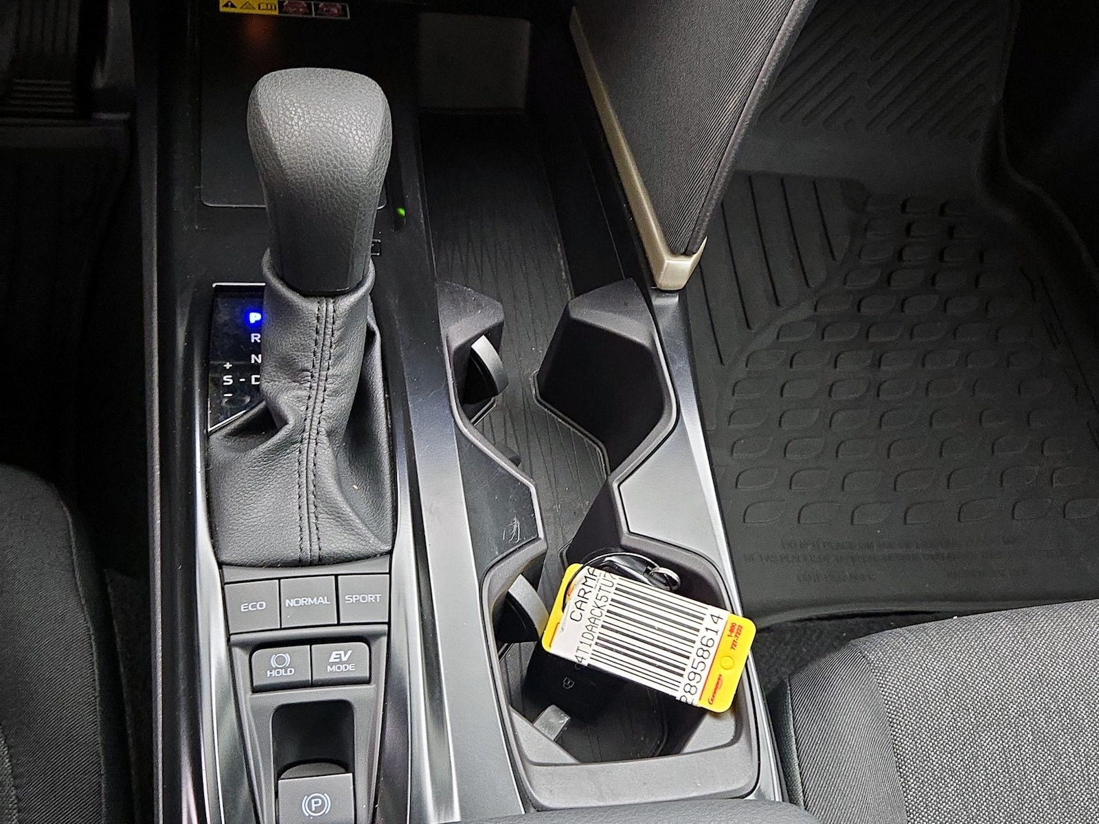 2026 Toyota Camry LE - Photo 18