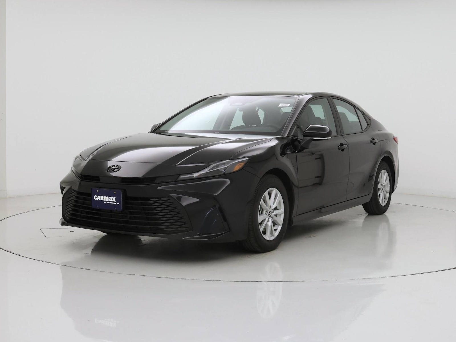 2026 Toyota Camry LE - Photo 5