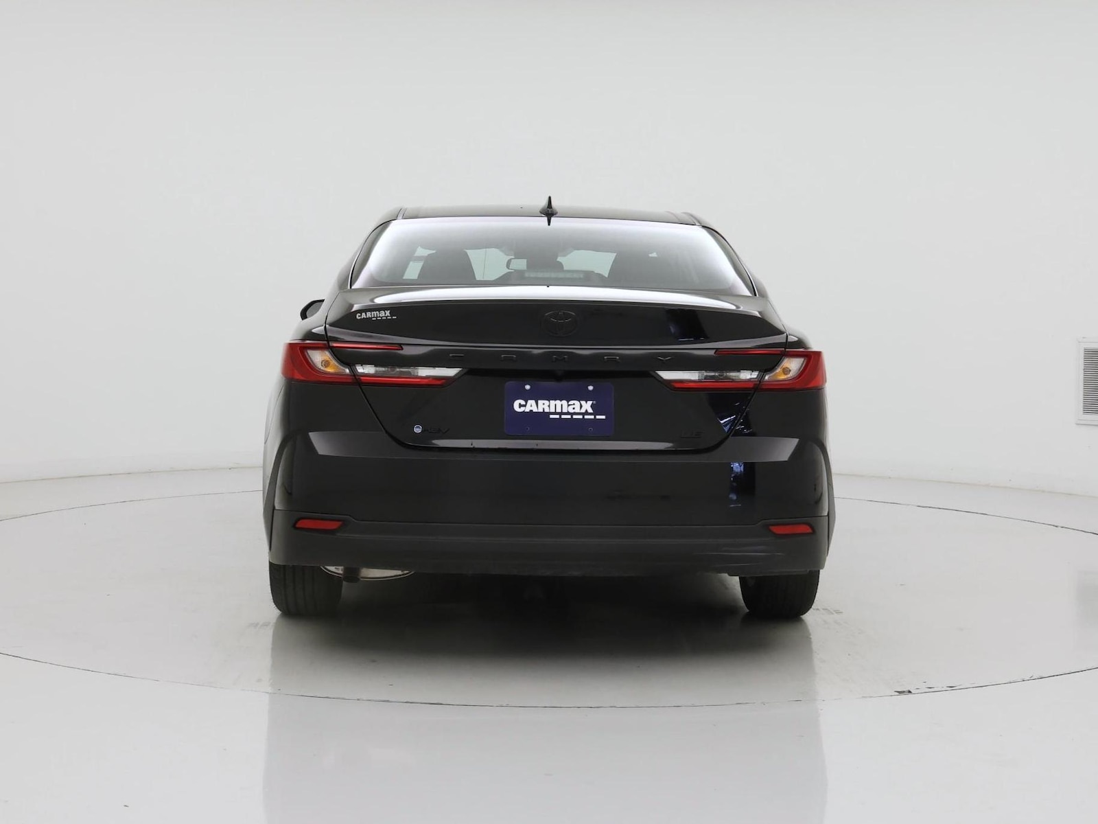 2026 Toyota Camry LE - Photo 7