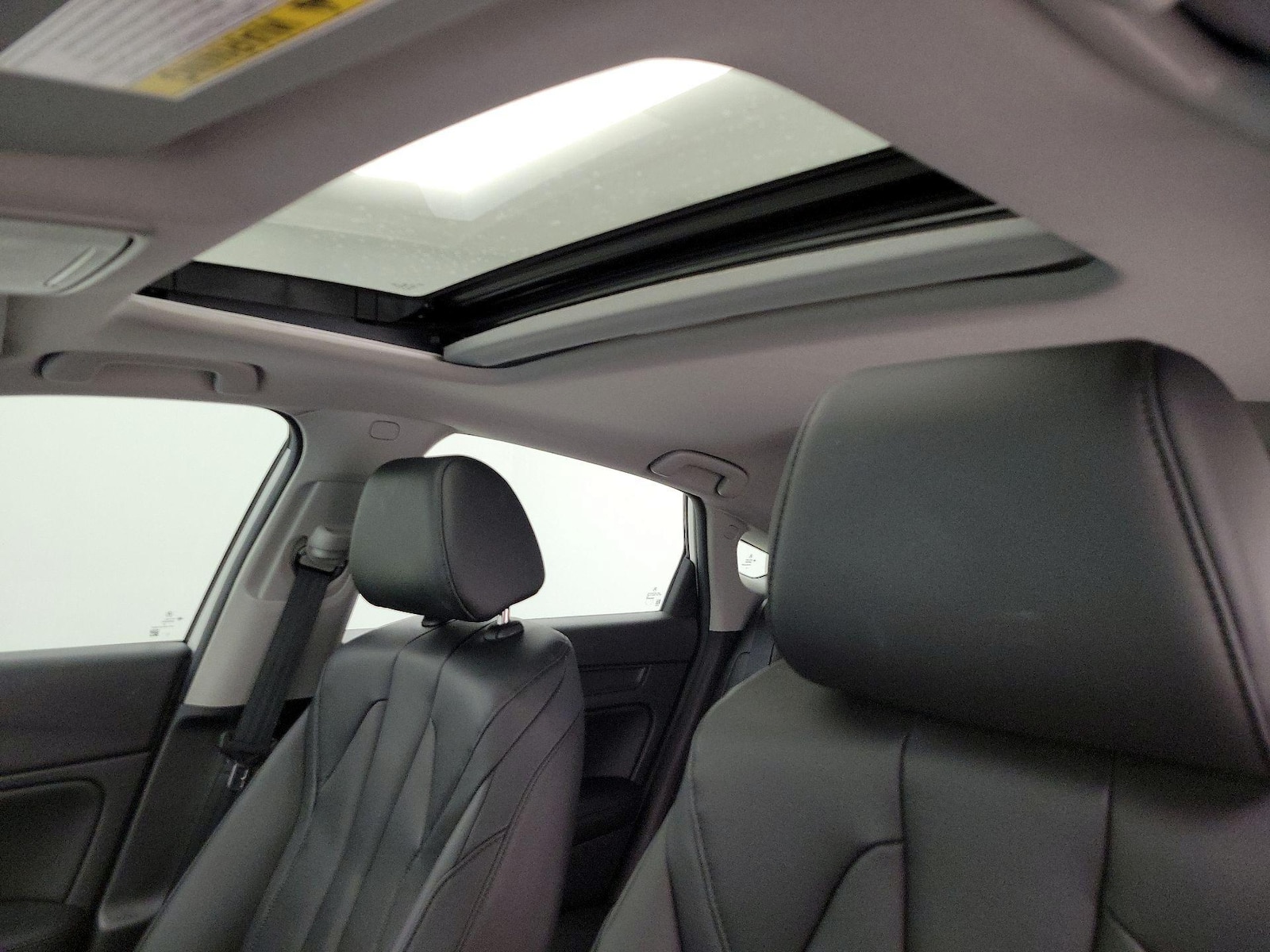 Sunroof(s) & Overhead Airbags