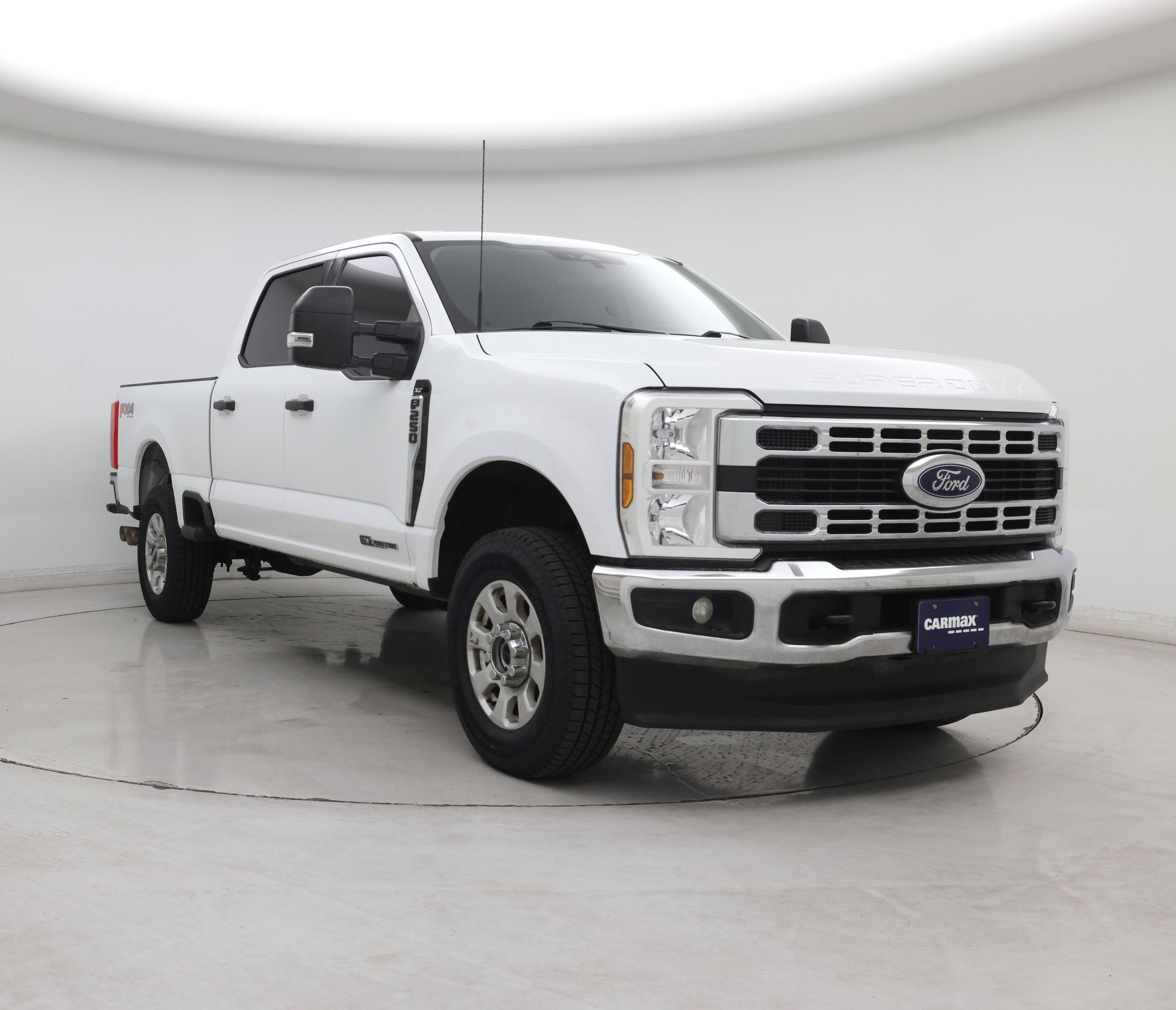 White 2024 Ford F-250 Super Duty Pickup Truck Four-Wheel Drive Automatic