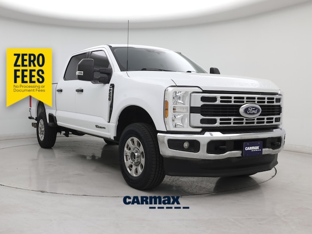 White 2024 Ford F-250 Super Duty Pickup Truck Four-Wheel Drive Automatic