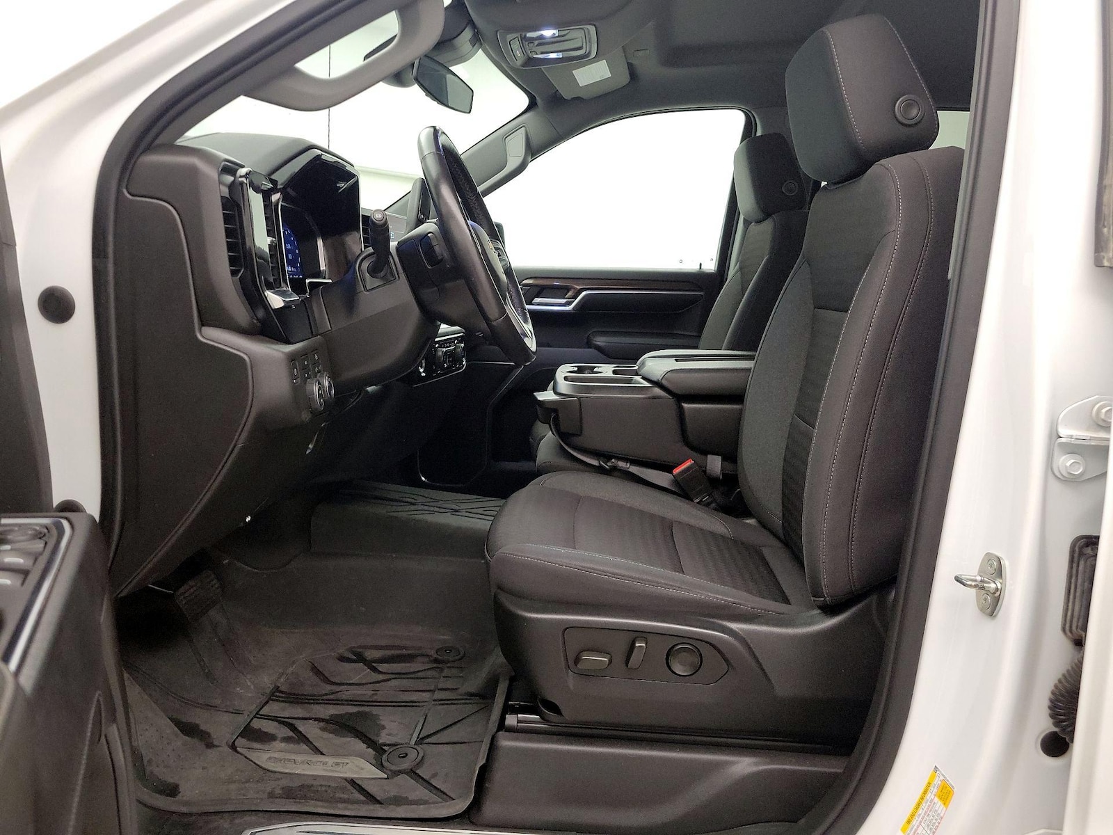 2023 Chevrolet Silverado 1500 LT - Photo 12