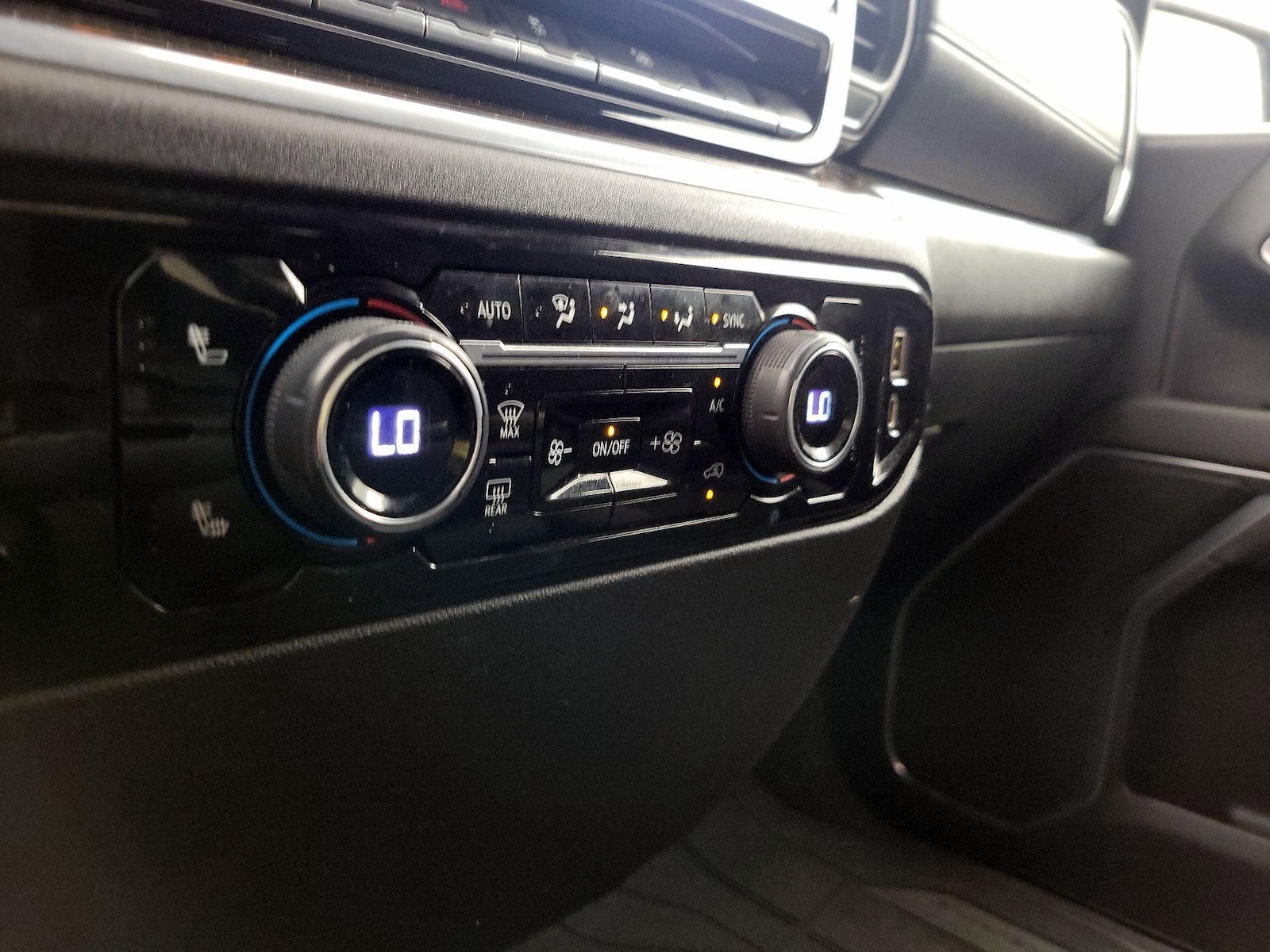 2023 Chevrolet Silverado 1500 LT - Photo 17