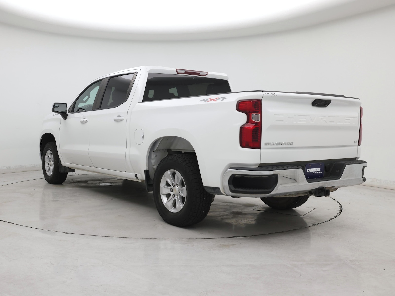 2023 Chevrolet Silverado 1500 LT - Photo 3