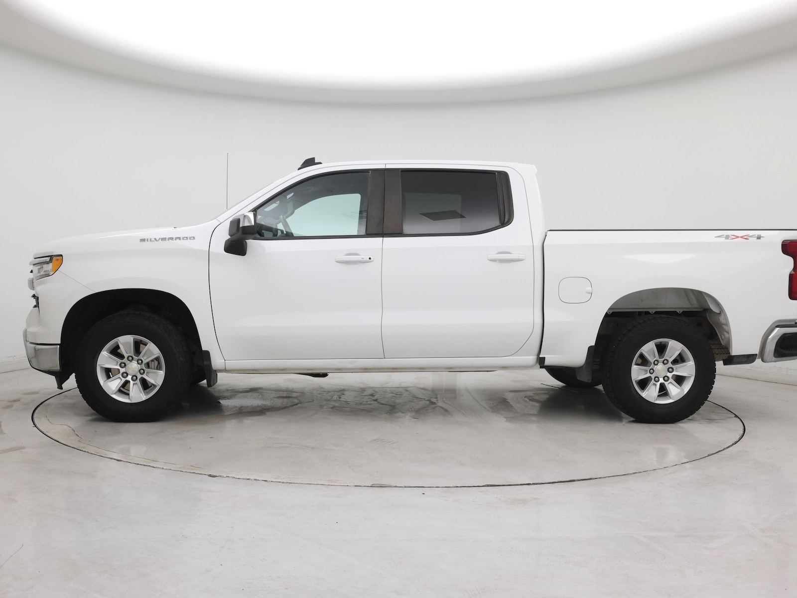 2023 Chevrolet Silverado 1500 LT - Photo 4
