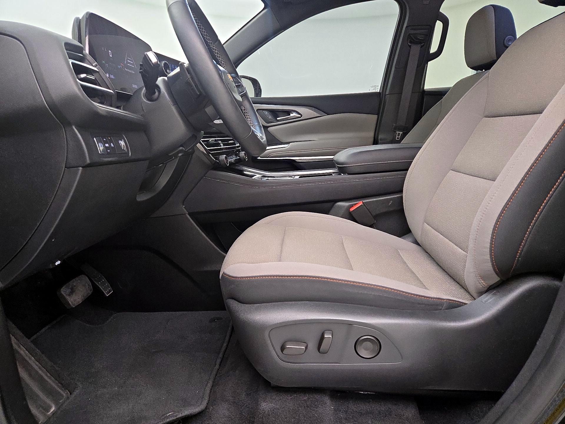 Thumbnail: 2025 Chevrolet Traverse - 11