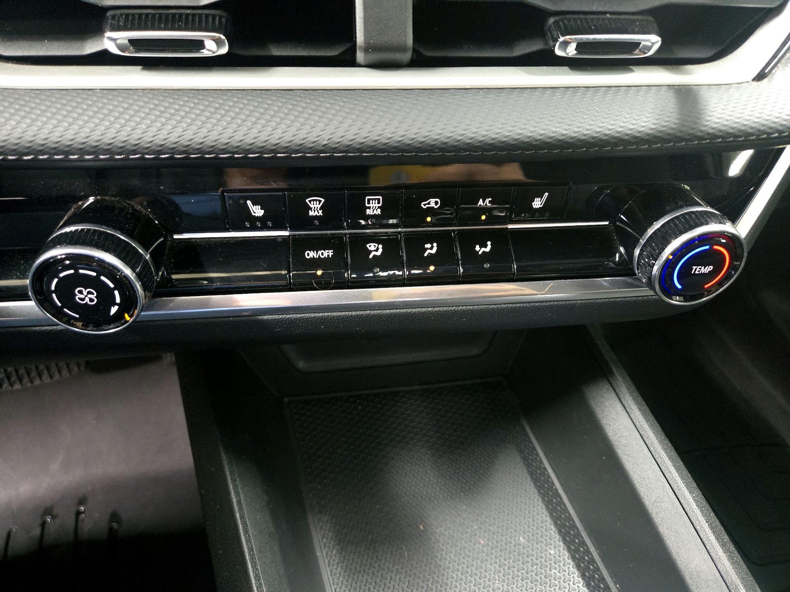 2026 Chevrolet Equinox LT - Photo 18