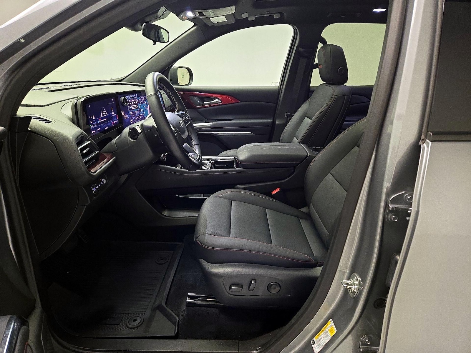 2025 Chevrolet Traverse Z71 - Photo 10