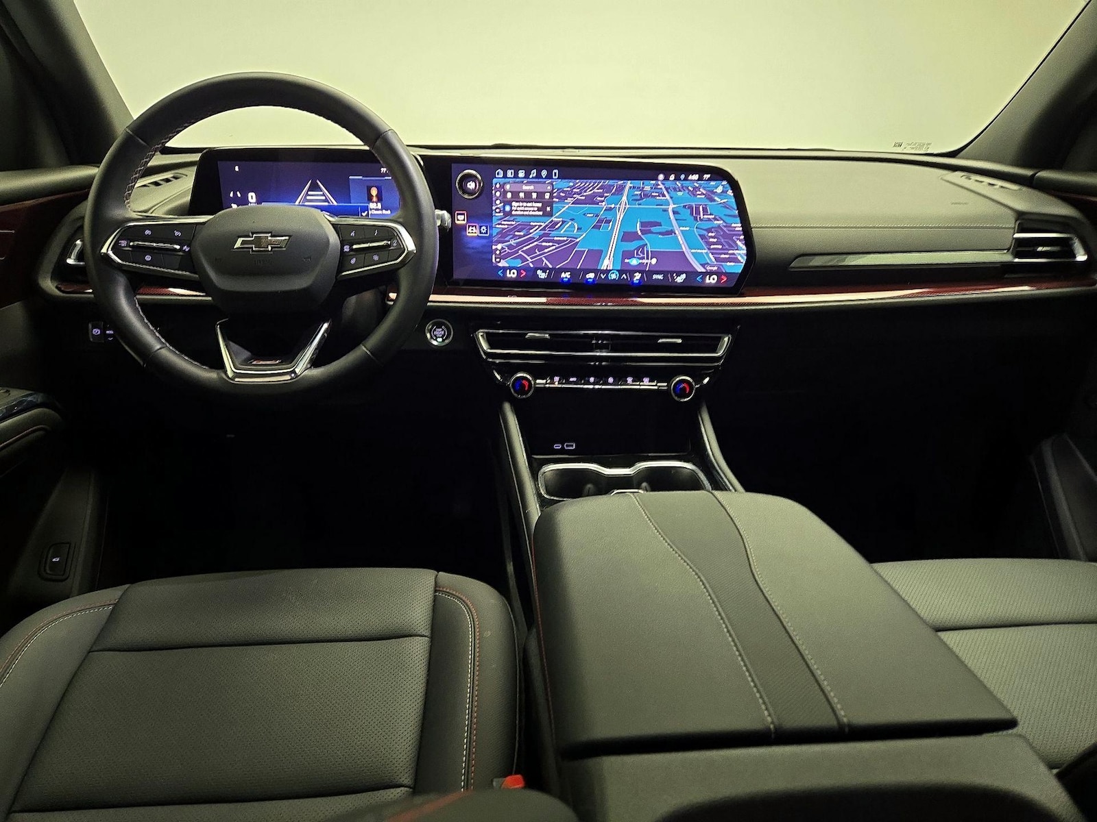 2025 Chevrolet Traverse Z71 - Photo 8