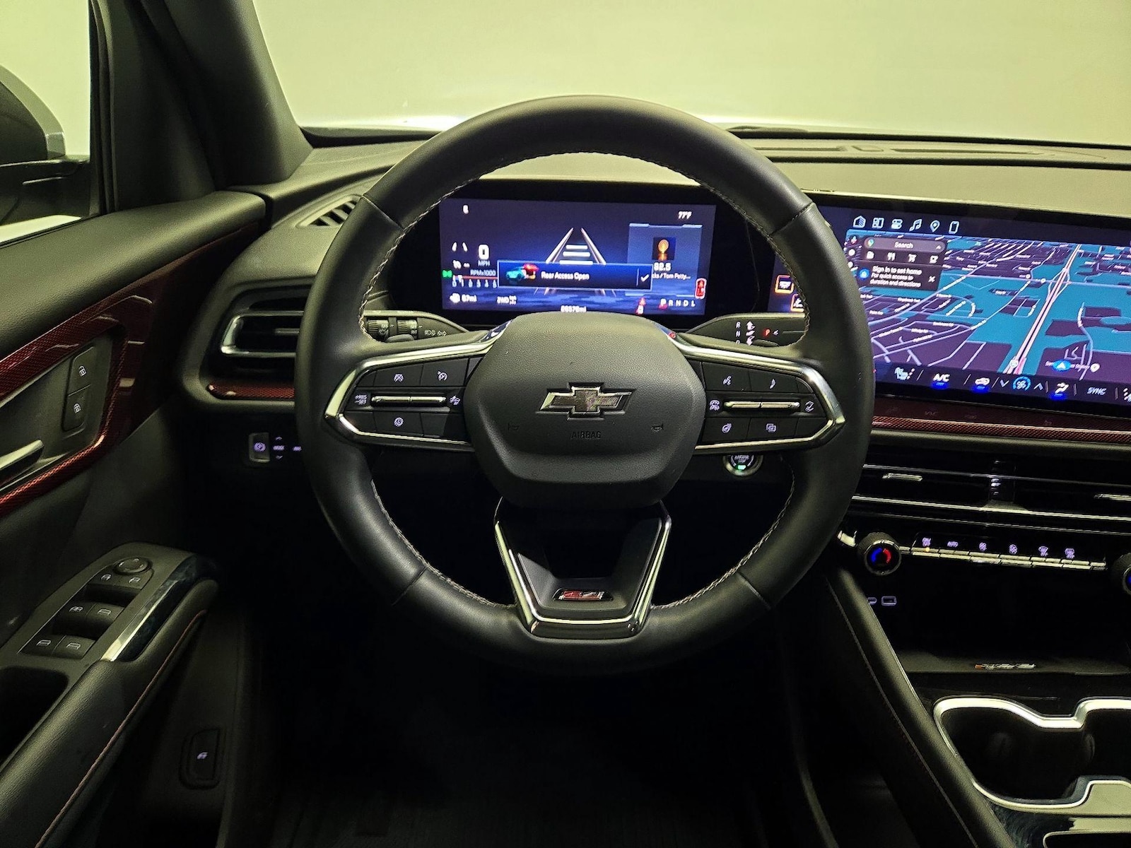 2025 Chevrolet Traverse Z71 - Photo 9