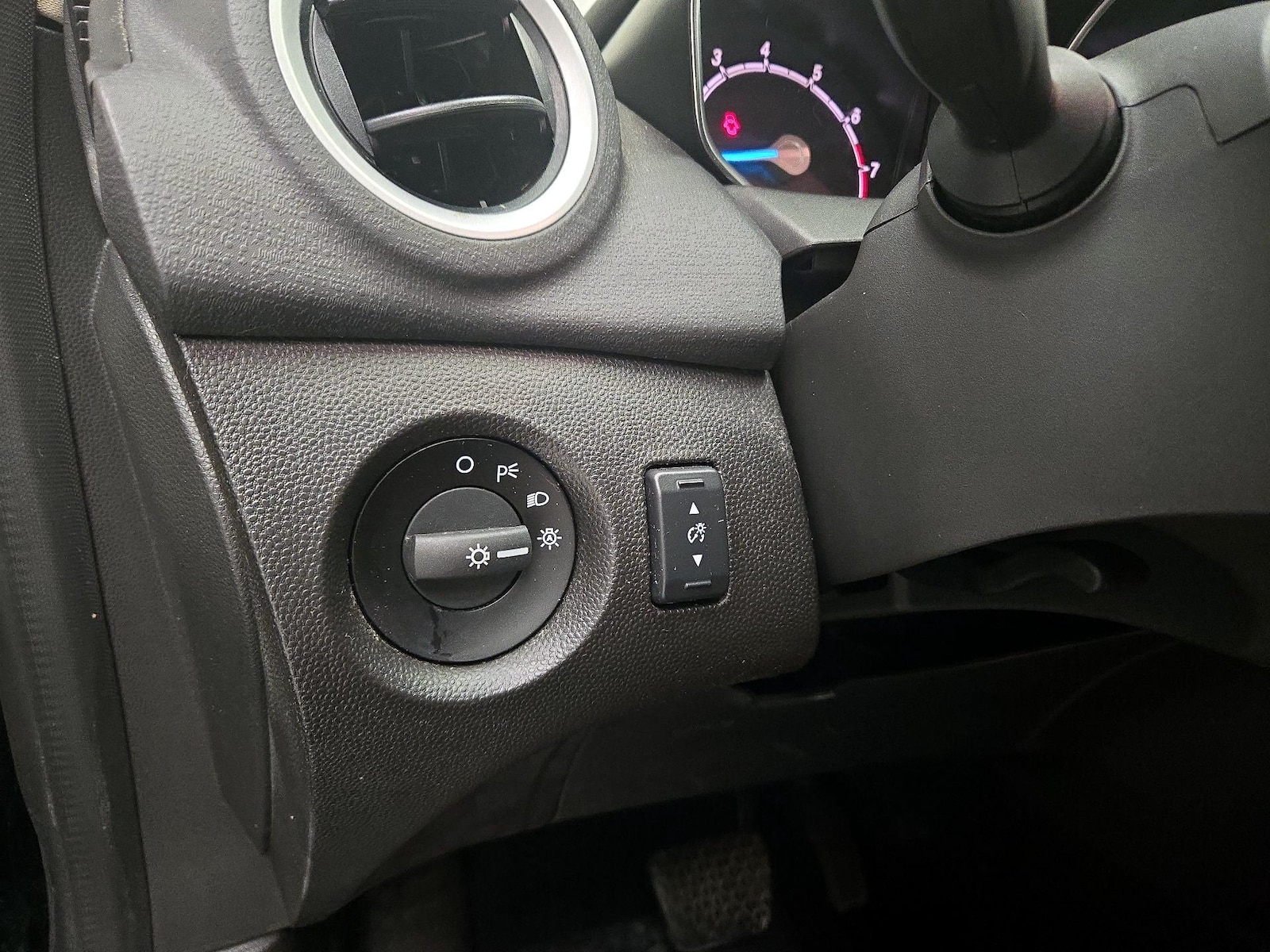 2019 Ford Fiesta SE - Photo 14