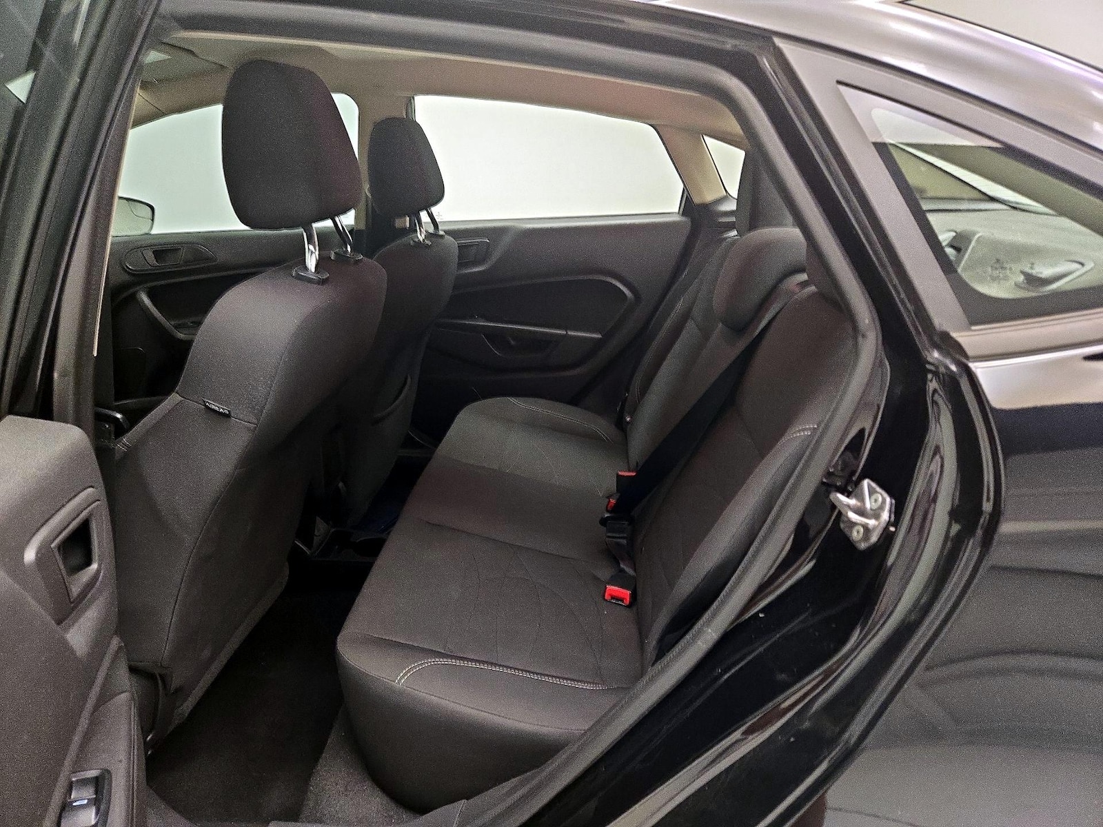 2019 Ford Fiesta SE - Photo 20