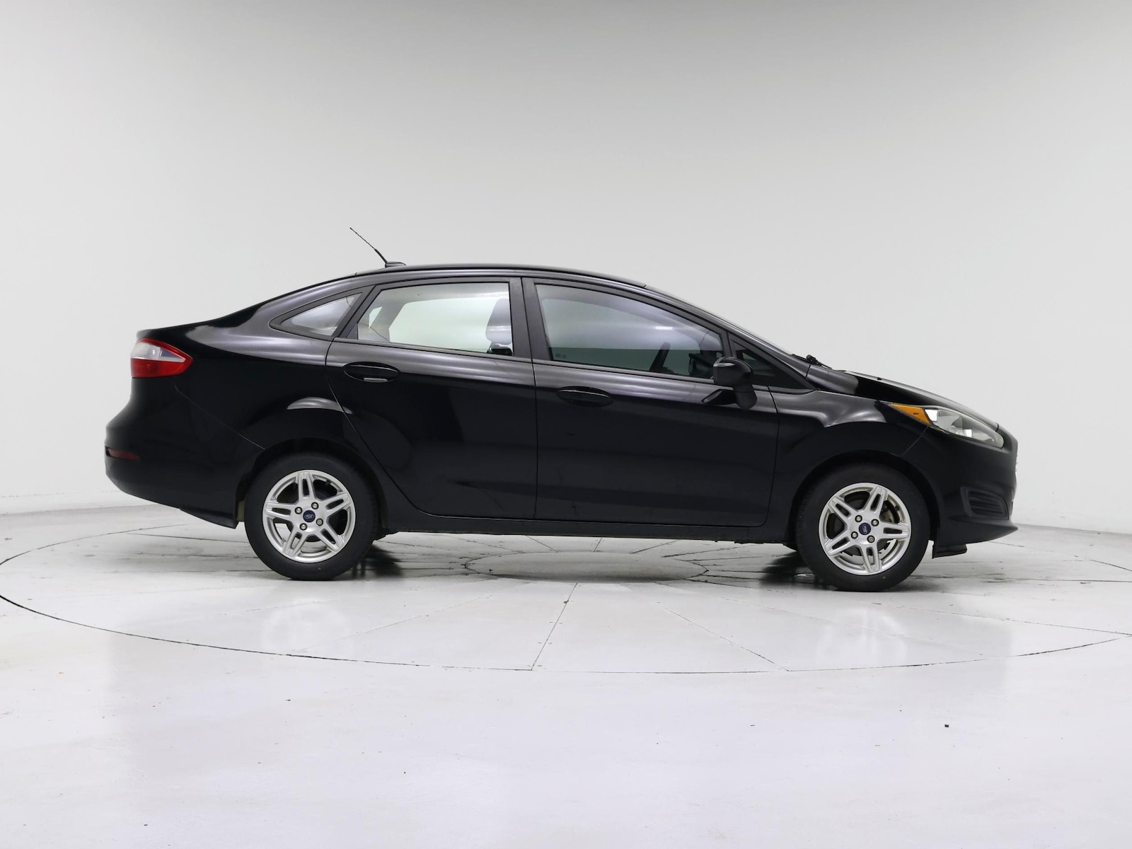 2019 Ford Fiesta SE - Photo 8