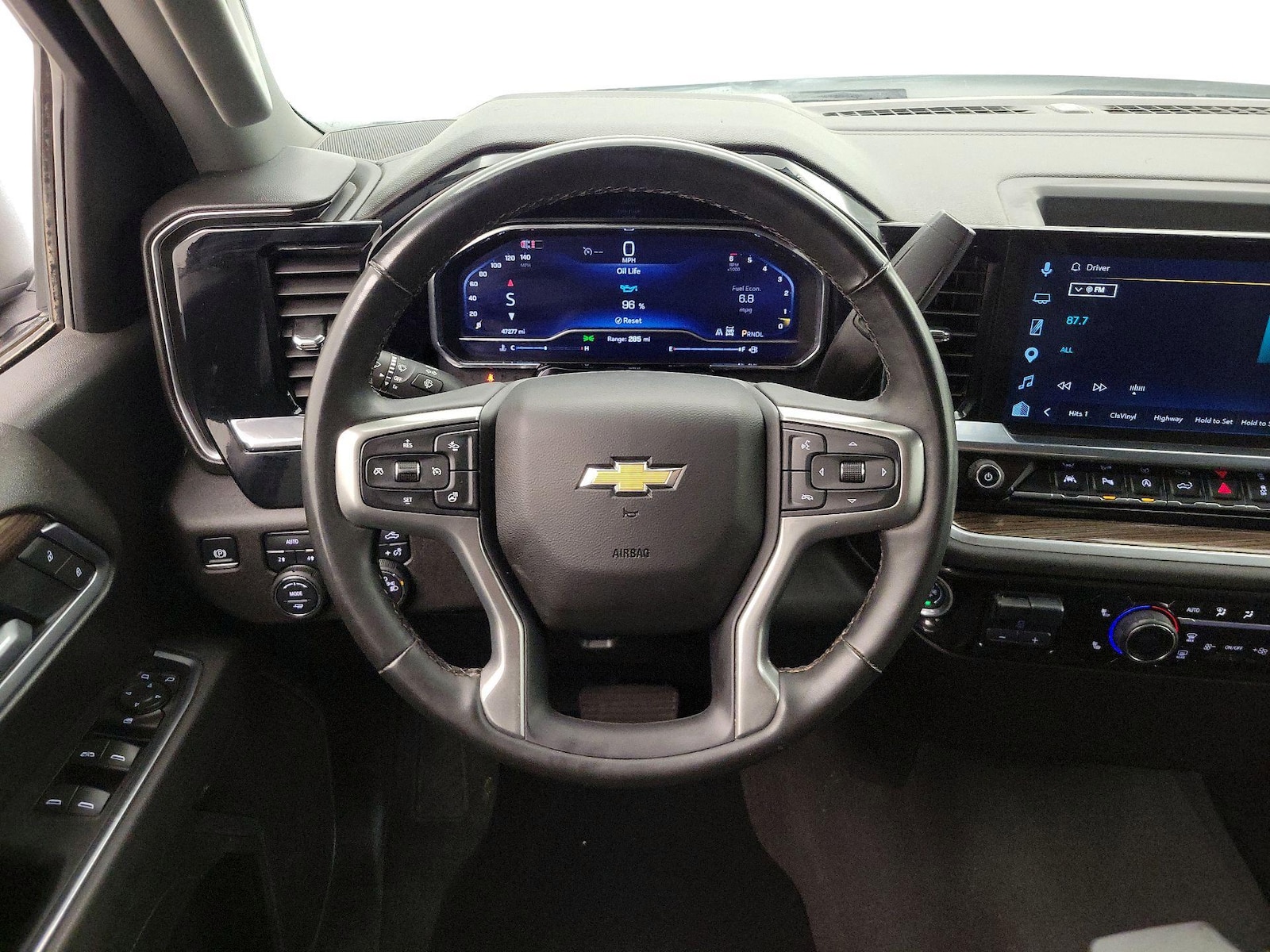 2025 Chevrolet Silverado 1500 LT - Photo 11